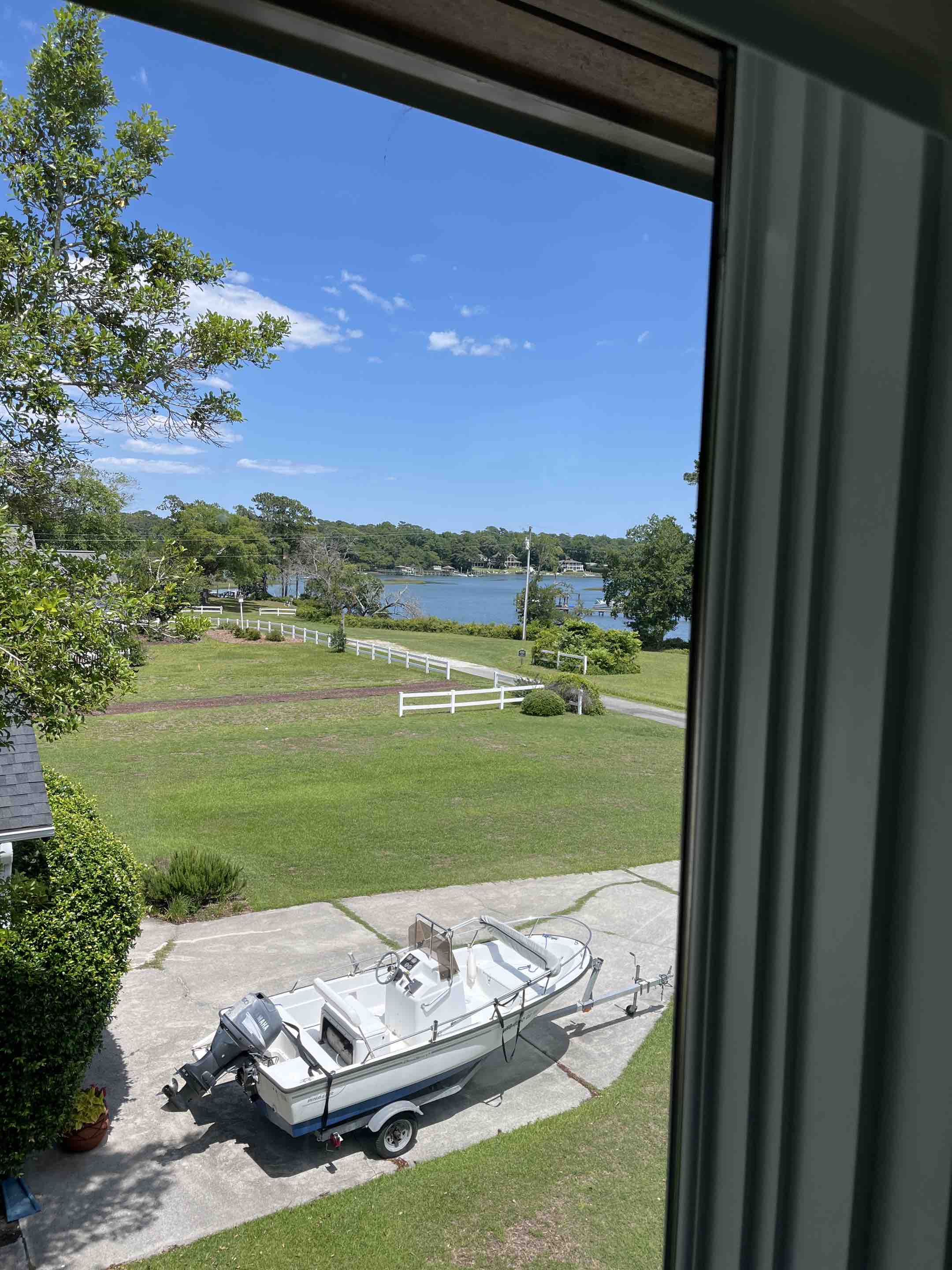 Wilmington, NC - Whole house clean on beautiful Pages Creek! 