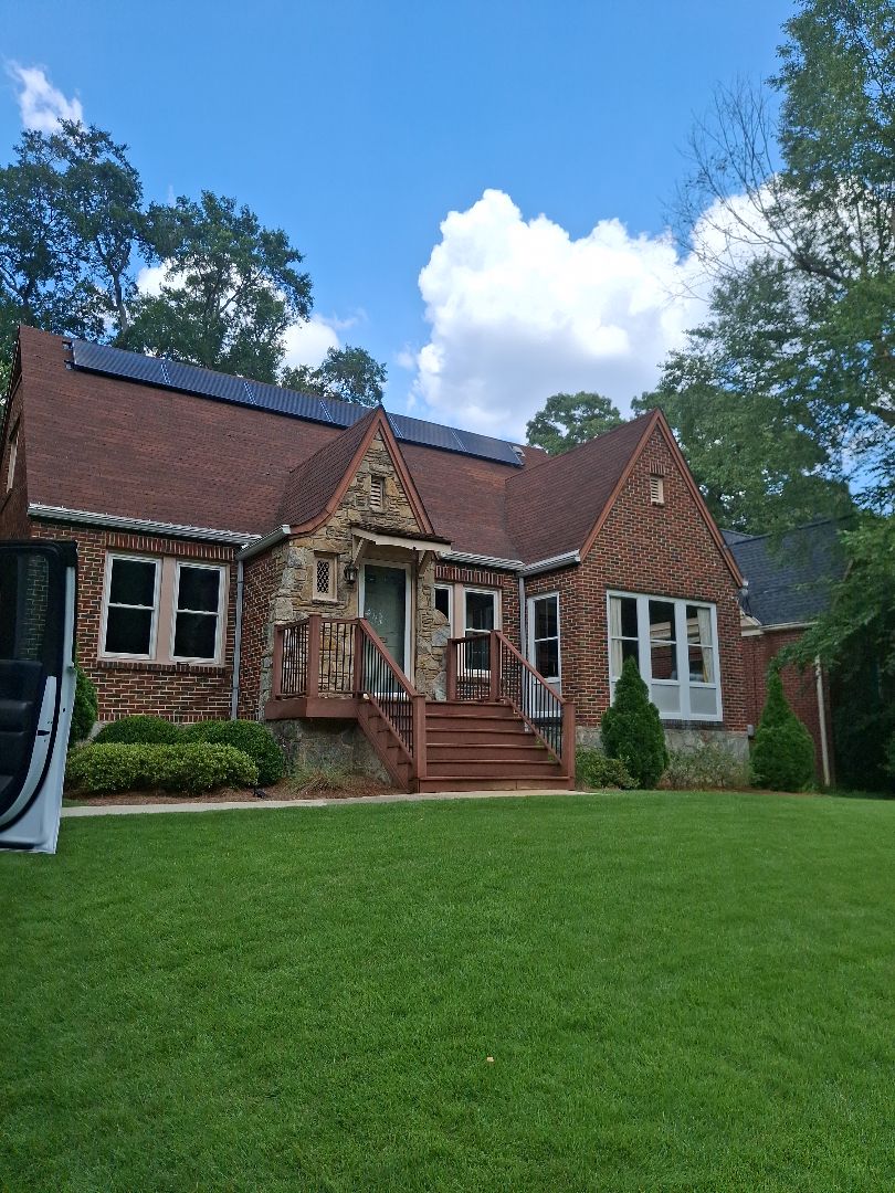 Atlanta, GA - Atlanta, GA - Interior and exterior window cleaning, screens and window seals detailed.