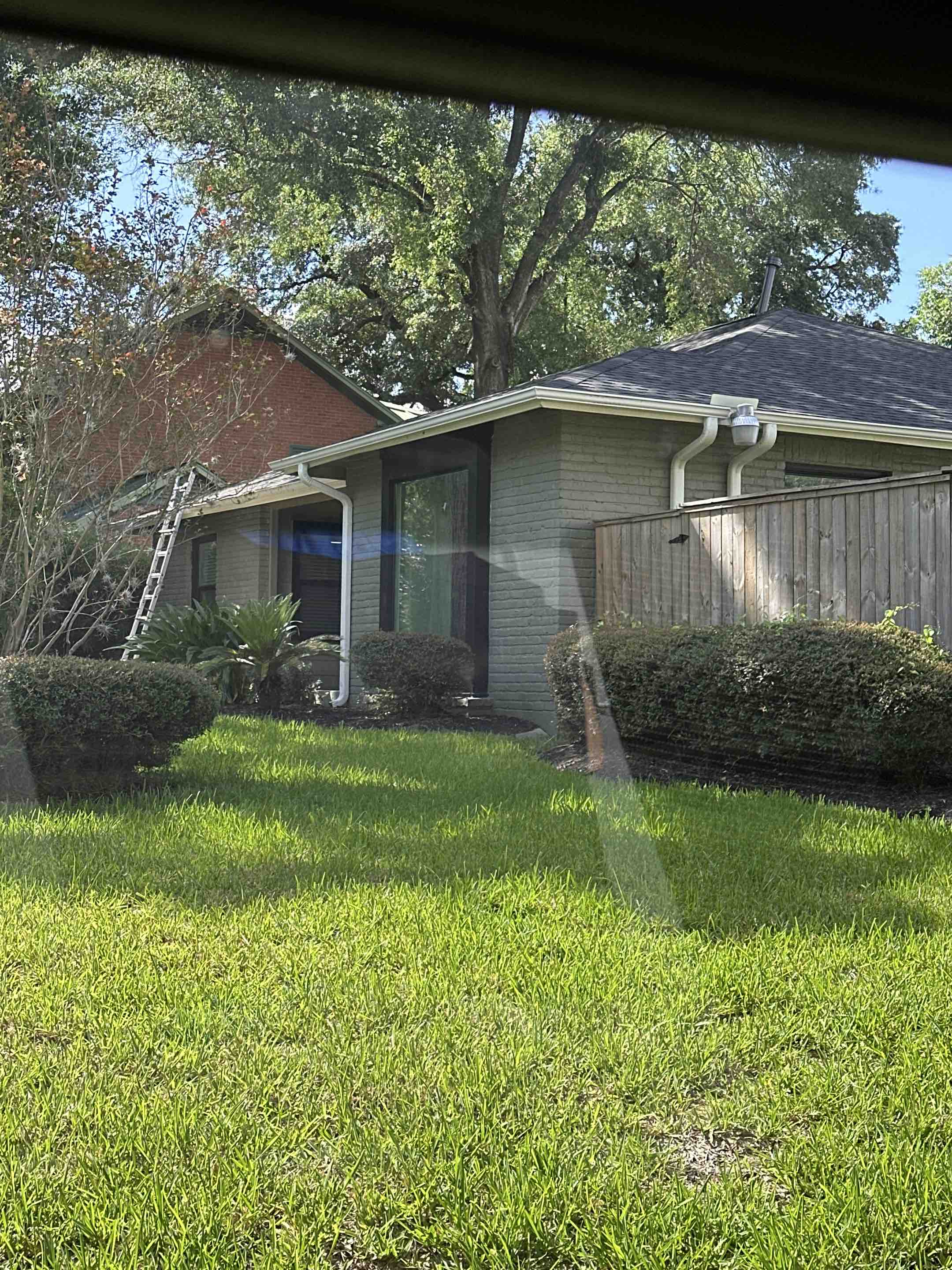 Houston, TX - Window cleaning in River terrace