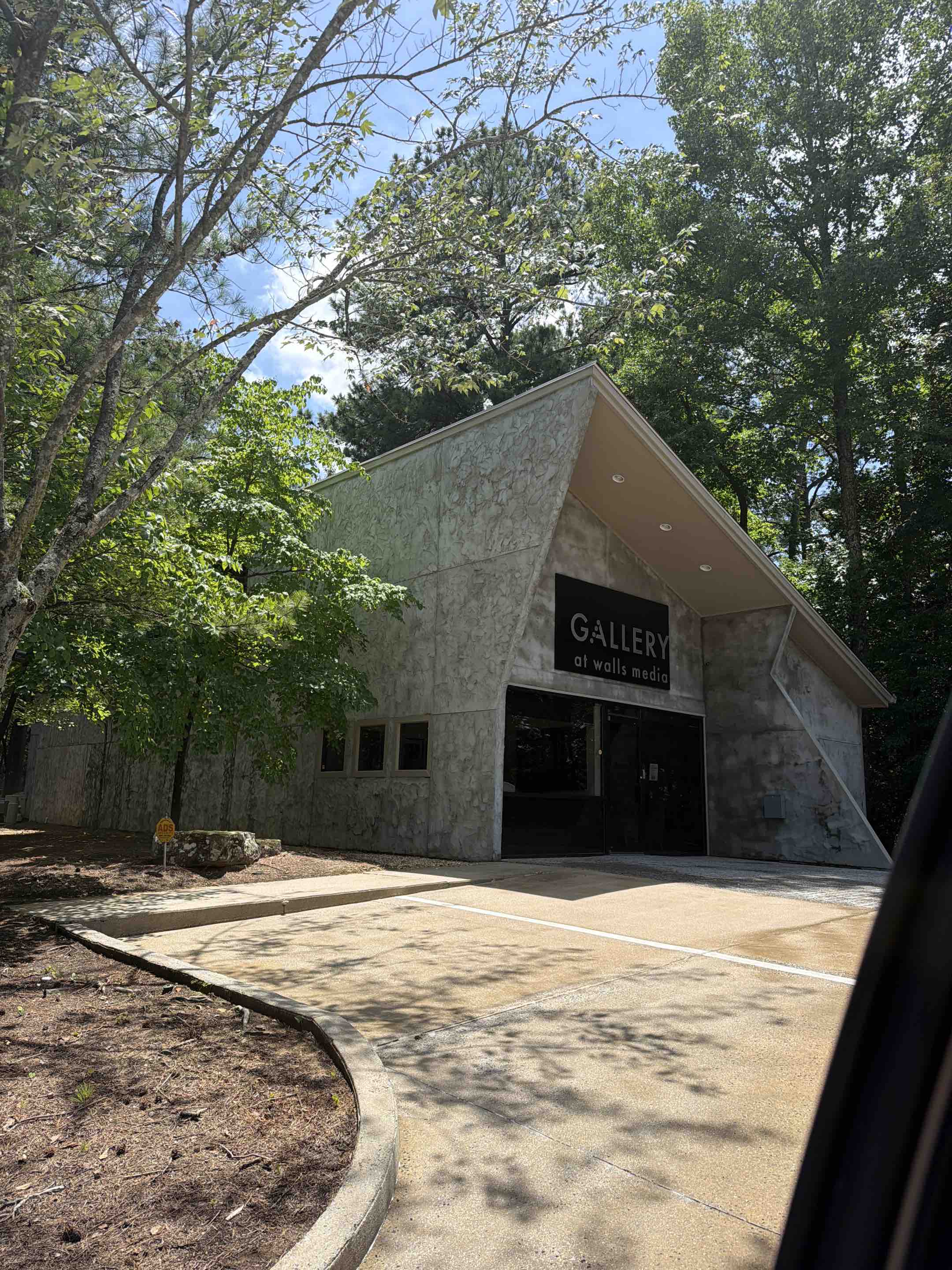 Birmingham, AL - Did a building wash to remove mold and mildew cleaned exterior windows for a crystal clear look surface cleaned parking lot and walkways to remove dirt and grime. Pressure wash, retaining wall to remove mold and mildew.