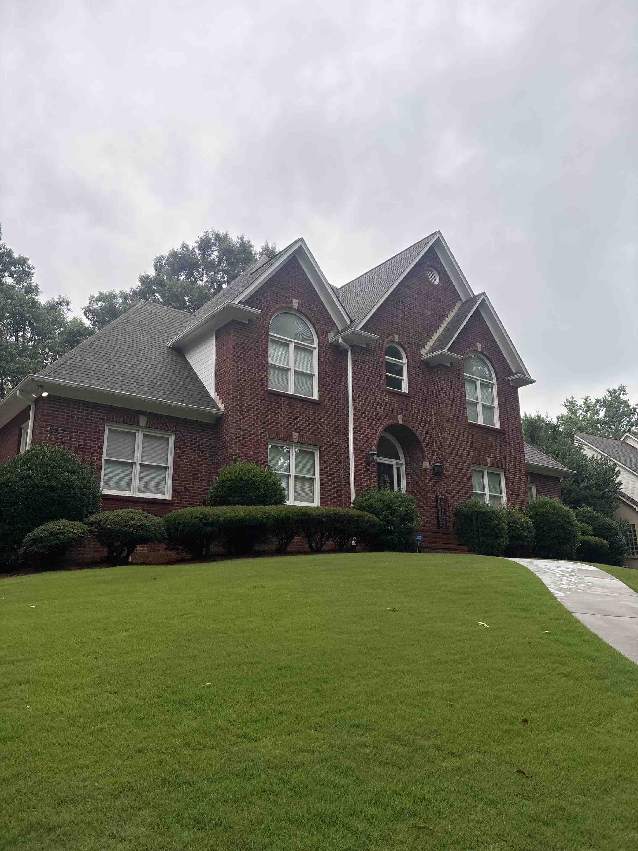 Birmingham, AL - Just cleaned the outside windows at this beautiful home in Riverchase. 