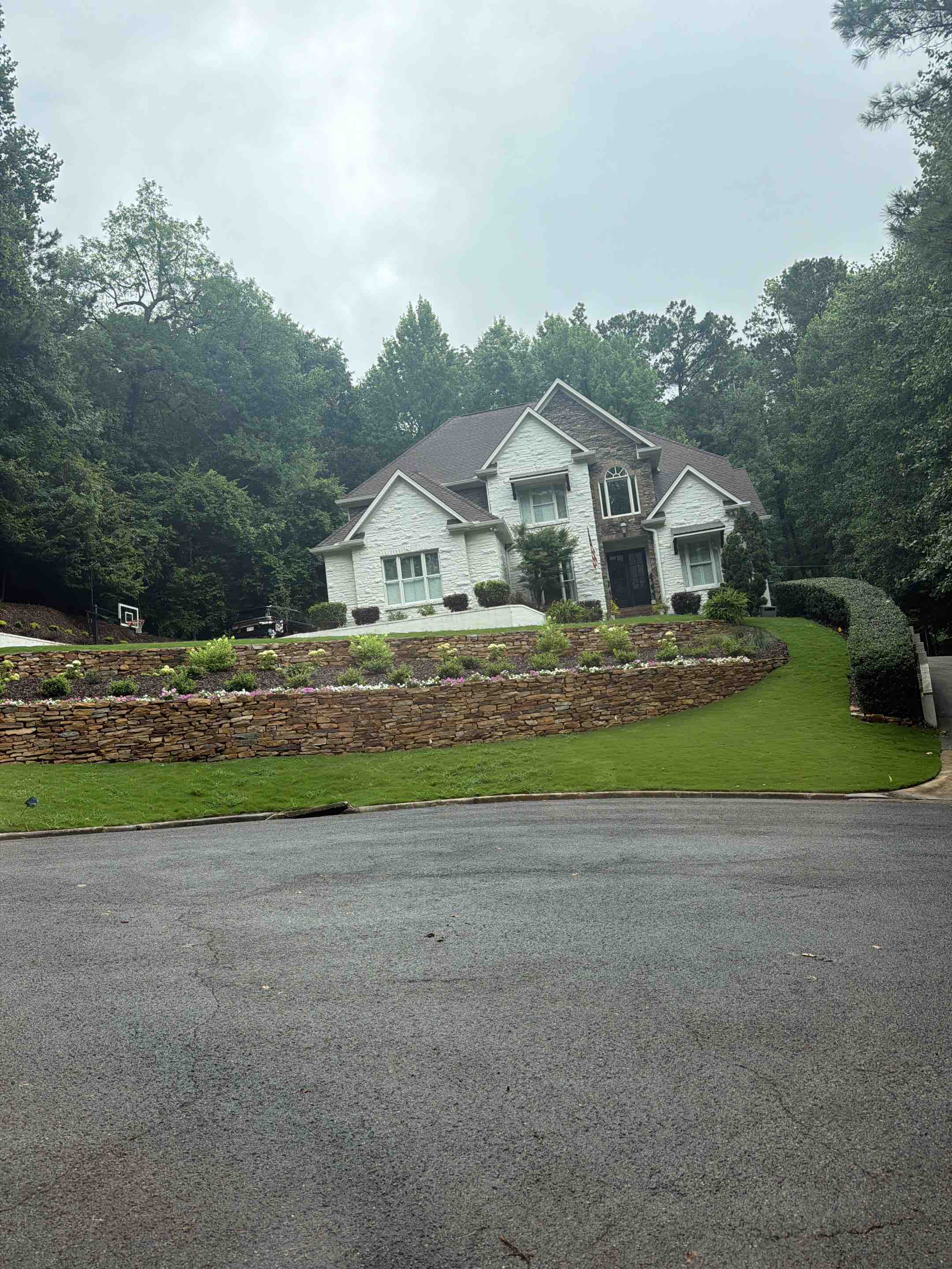 Birmingham, AL - Did a house wash to remove mildew and mold paired with a exterior window clean for a crystal clear look. Also did a interior and exterior sky light cleaning for a crystal clear look 