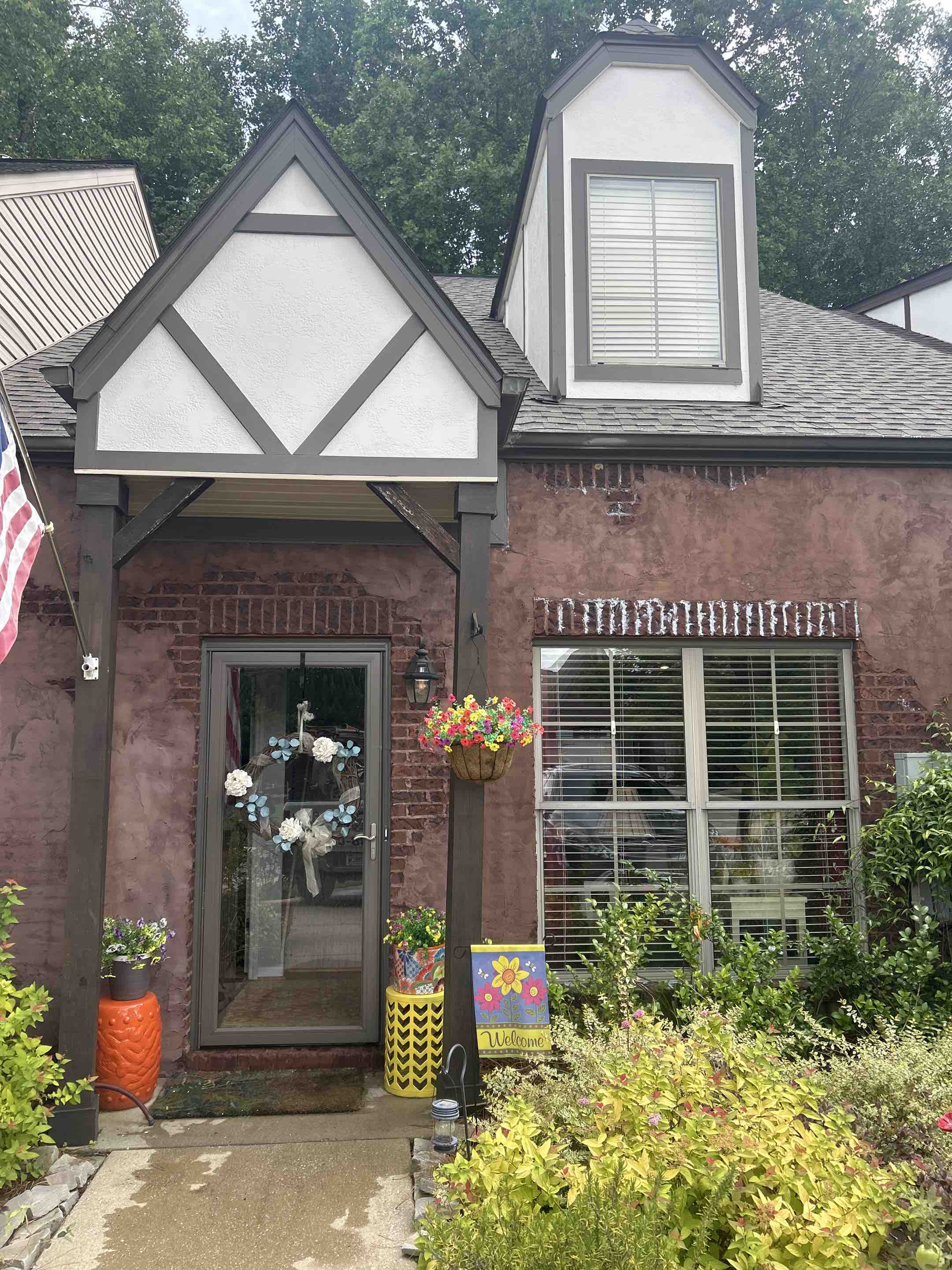 Birmingham, AL - Did interior and exterior windows here as well as back patio pressure washing furniture, moving, and a gutter leaf removal