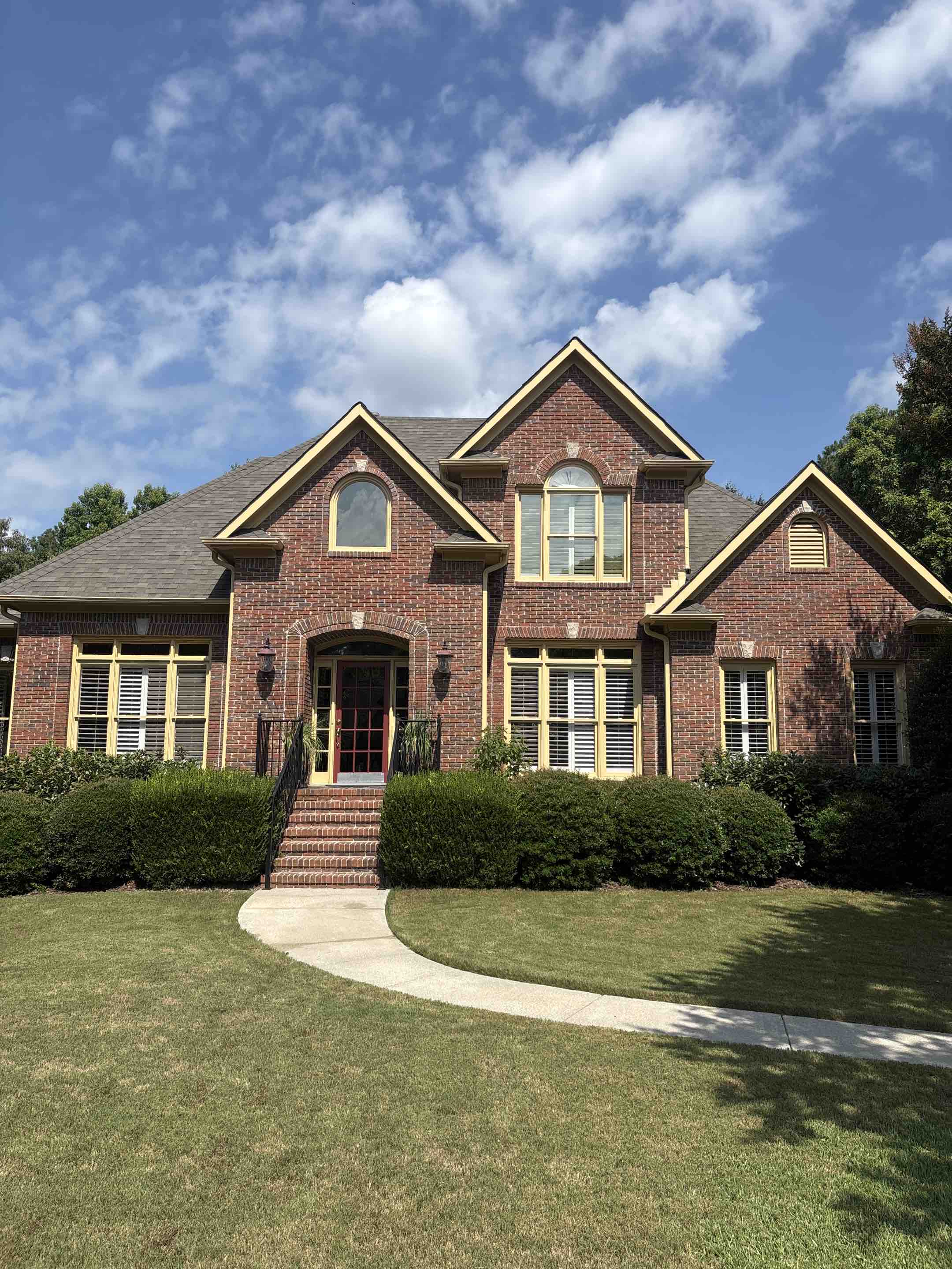 Birmingham, AL - Just cleaned the windows in and out at this beautiful home in Highland lakes. 