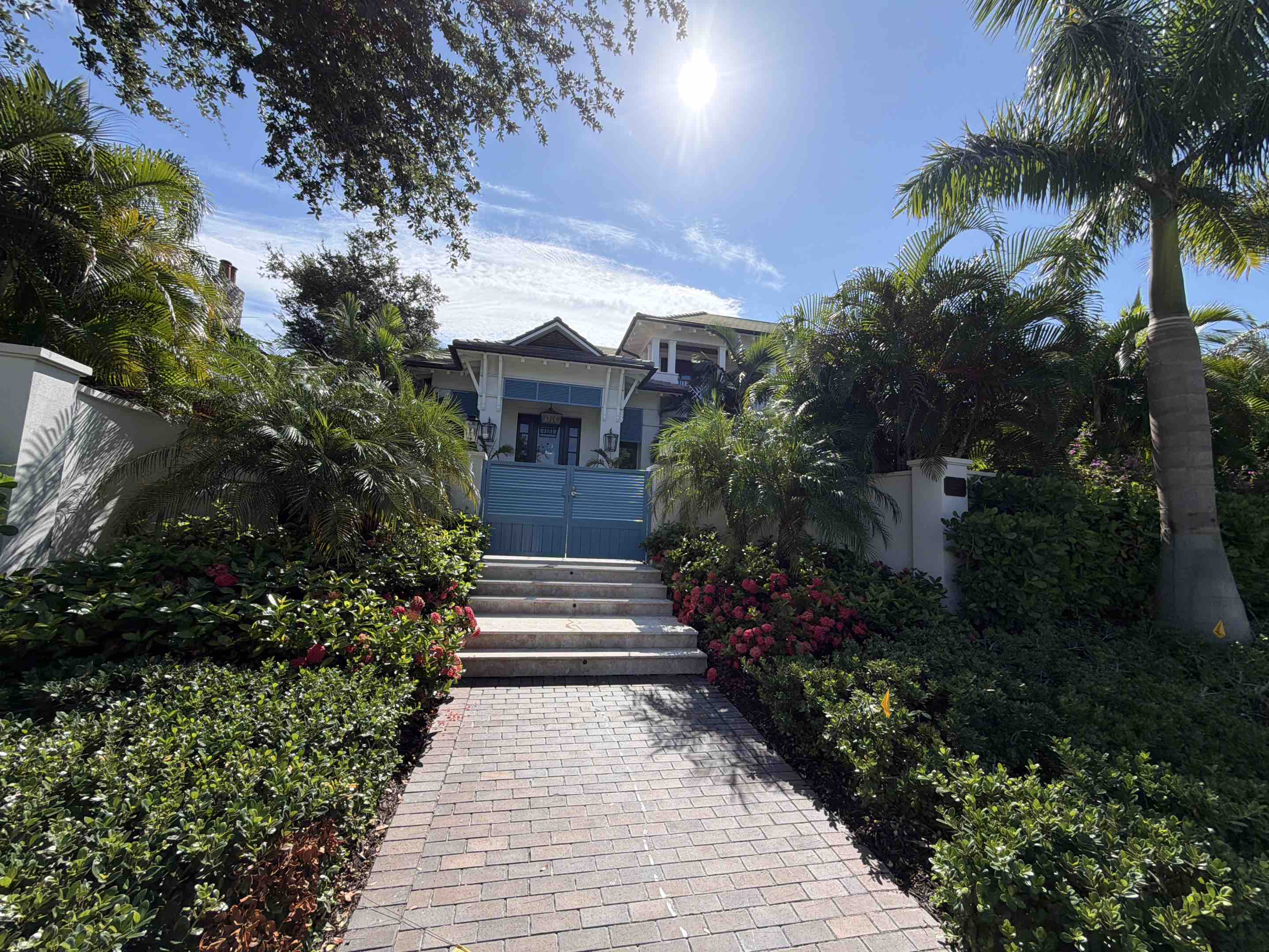 Sarasota, FL - Window cleaner 9416662226