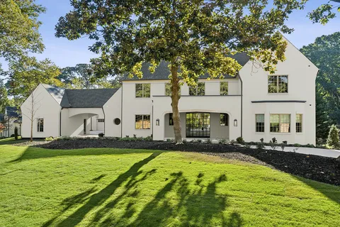 Atlanta, GA - Our team meticulously cleaned all interior and exterior windows, removing streaks and spots. We also performed a thorough roof wash, eliminating dirt and grime for a sparkling finish. This was in the Chastain Park area