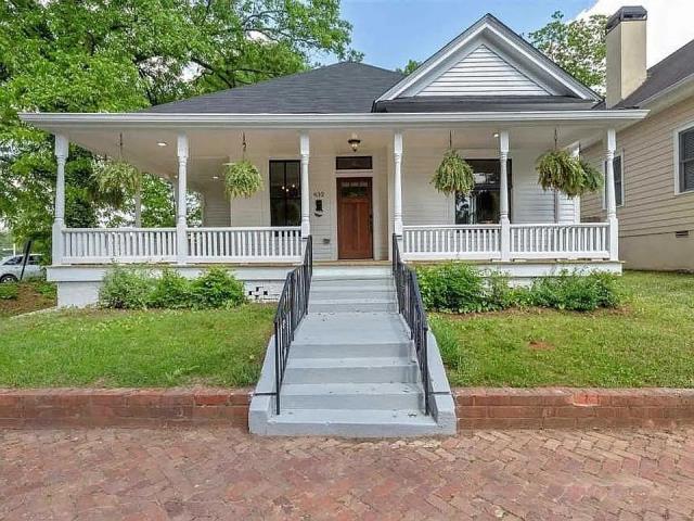 Atlanta, GA - I meticulously cleaned all interior and exterior windows and doors, ensuring every nook and cranny was spotless. The windows sparkled, and the frames were free of dirt and grime.