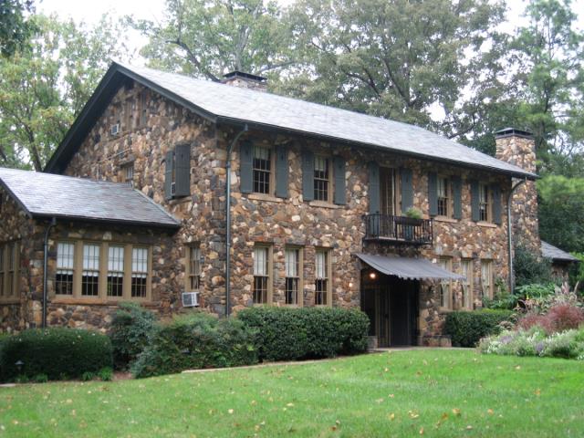 Atlanta, GA - We visited the customer to clean both interior and exterior windows and doors, ensuring a sparkling, streak-free finish for a refreshed look.