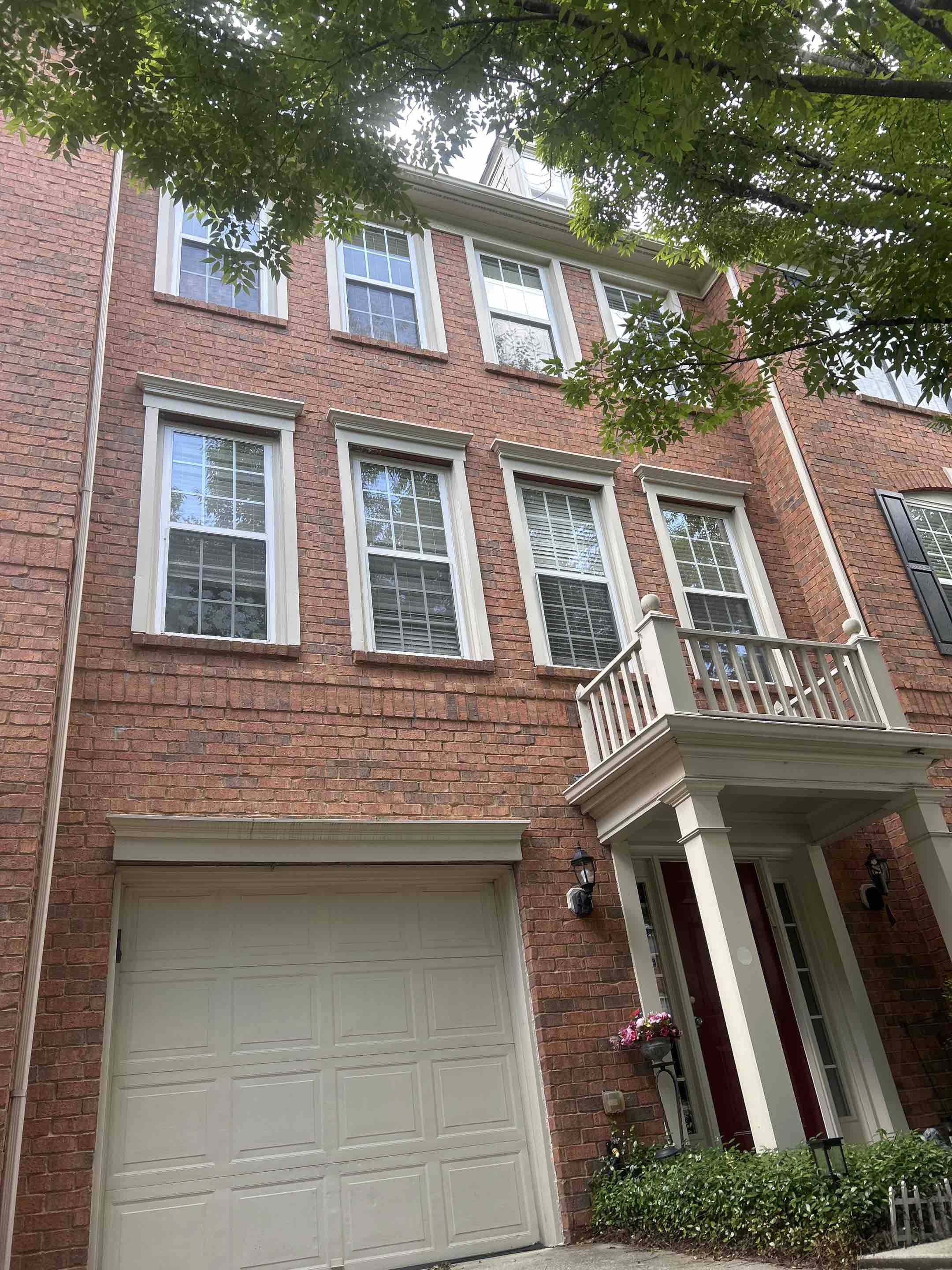 Atlanta, GA - We did a full Interior and exterior window cleaning as well as a full window screen detailing and window track detailing 