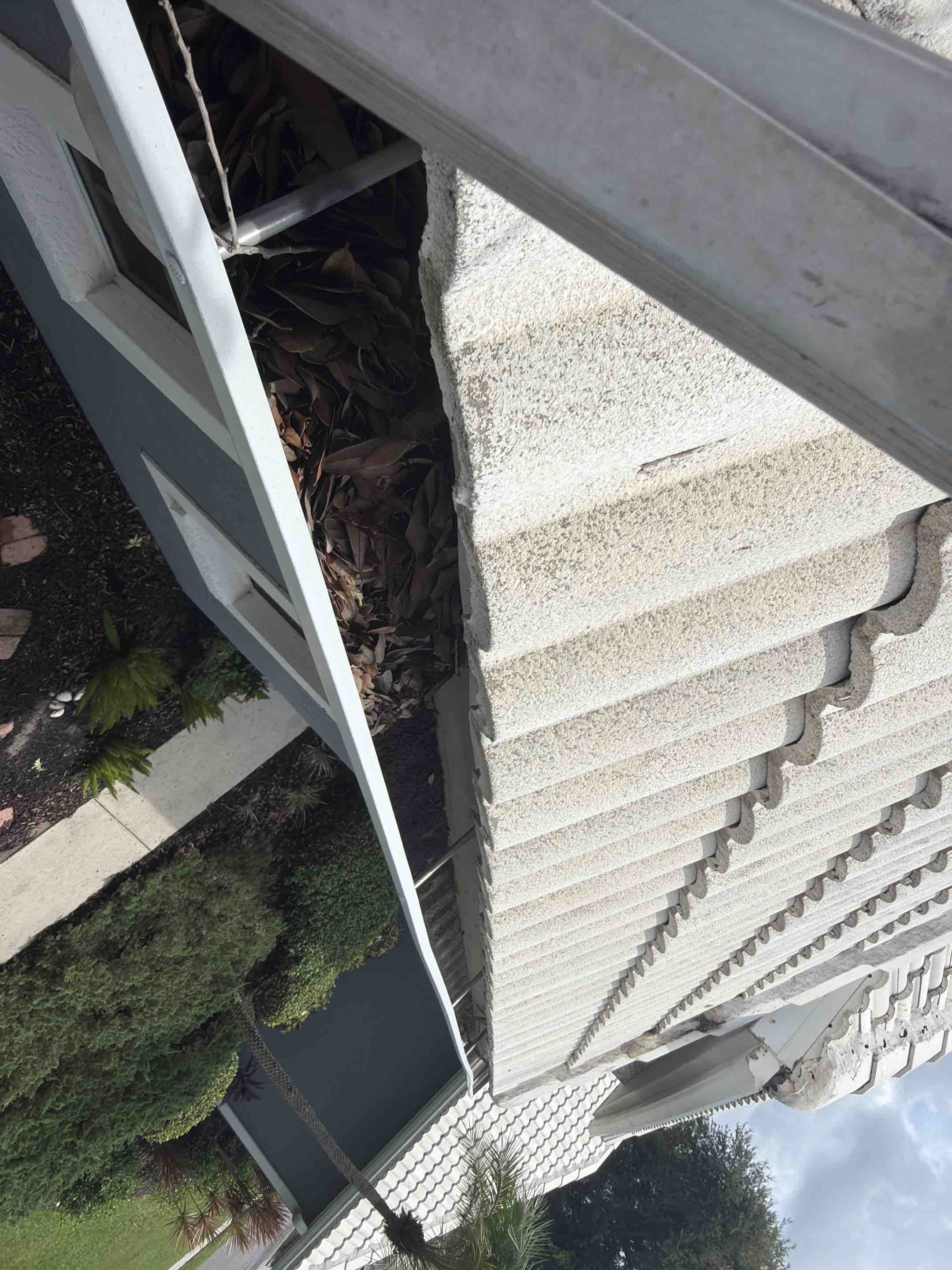 Sarasota, FL - Gutter cleaning 9416662226