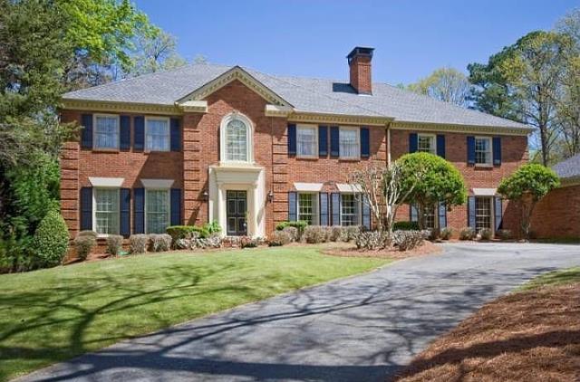Atlanta, GA - We meticulously cleaned all interior and exterior windows, removing dirt and streaks for a sparkling finish. Our team ensured every surface was spotless and gleaming.
