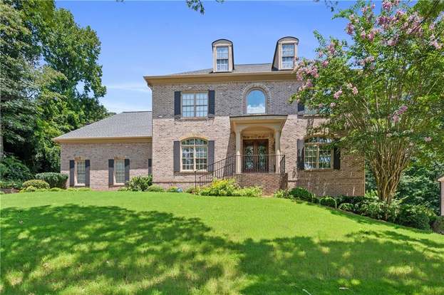 Atlanta, GA - We meticulously cleaned all exterior windows, cleared gutters of debris, washed the roof, and removed loose debris for a sparkling, debris-free finish.