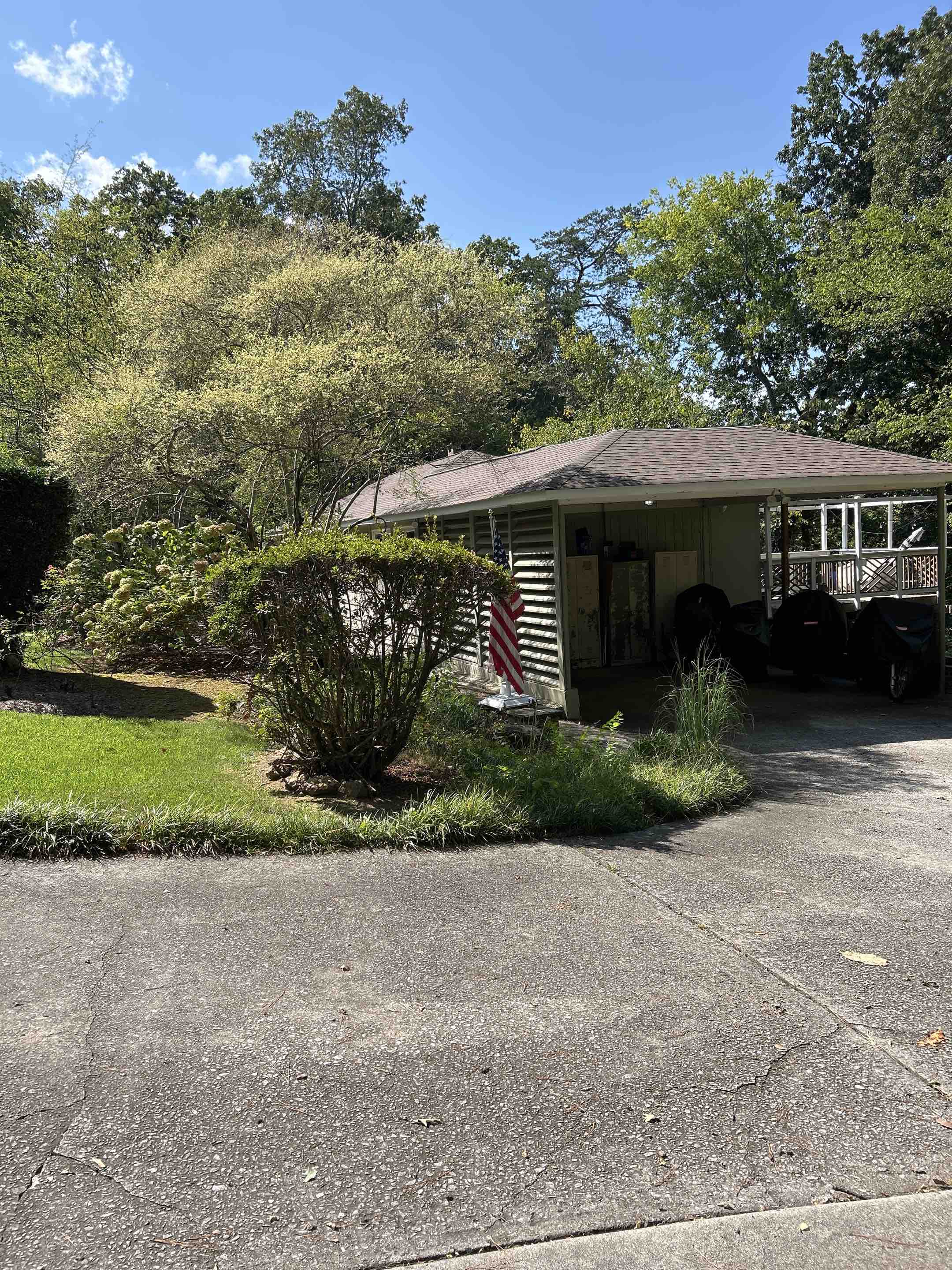 Birmingham, AL - Clean the exterior windows here with a framing sill detailing