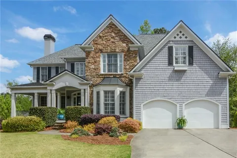 Atlanta, GA - We meticulously cleaned all exterior windows, cleared gutters, and pressure-washed the driveway and pool area, ensuring a spotless finish.