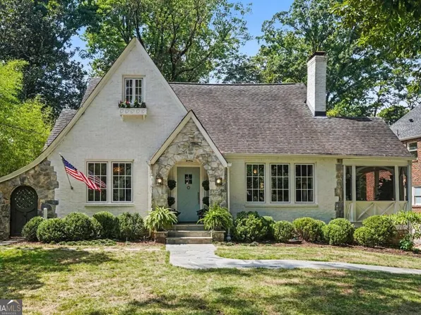 Atlanta, GA - I cleaned gutters, meticulously washed exterior windows, and pressure-washed paver stones to eliminate stubborn lichen, ensuring a fresh and clean appearance.