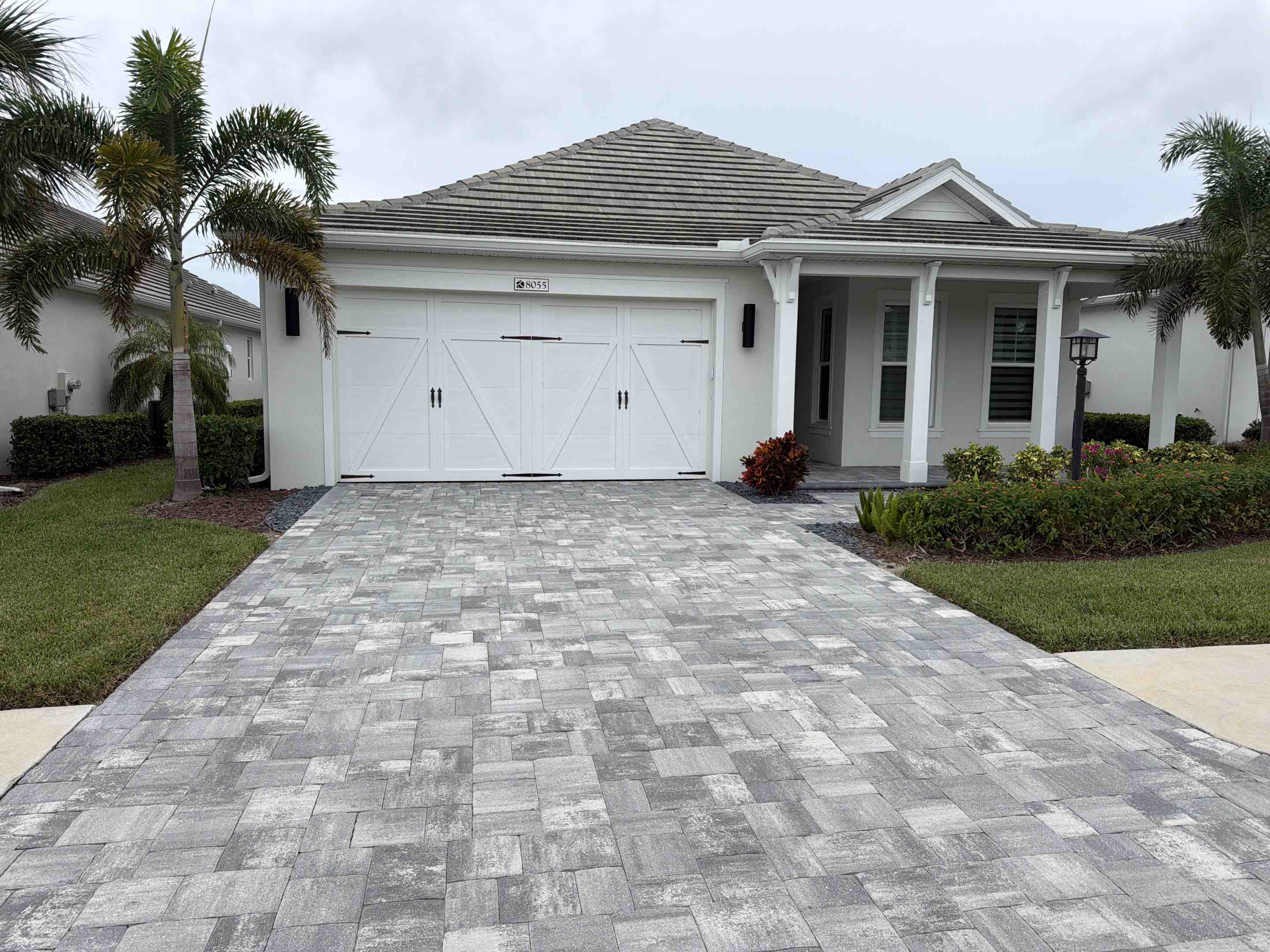 Sarasota, FL - House wash, pool deck, and cage cleaning Window cleaning cleaning from Window Hero Sarasota 941-666-2226