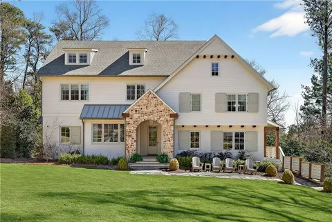 Atlanta, GA - I meticulously cleaned both interior and exterior windows, ensuring a spotless exterior house wash. I also cleared out the gutters, preventing future clogs and ensuring smooth water flow.