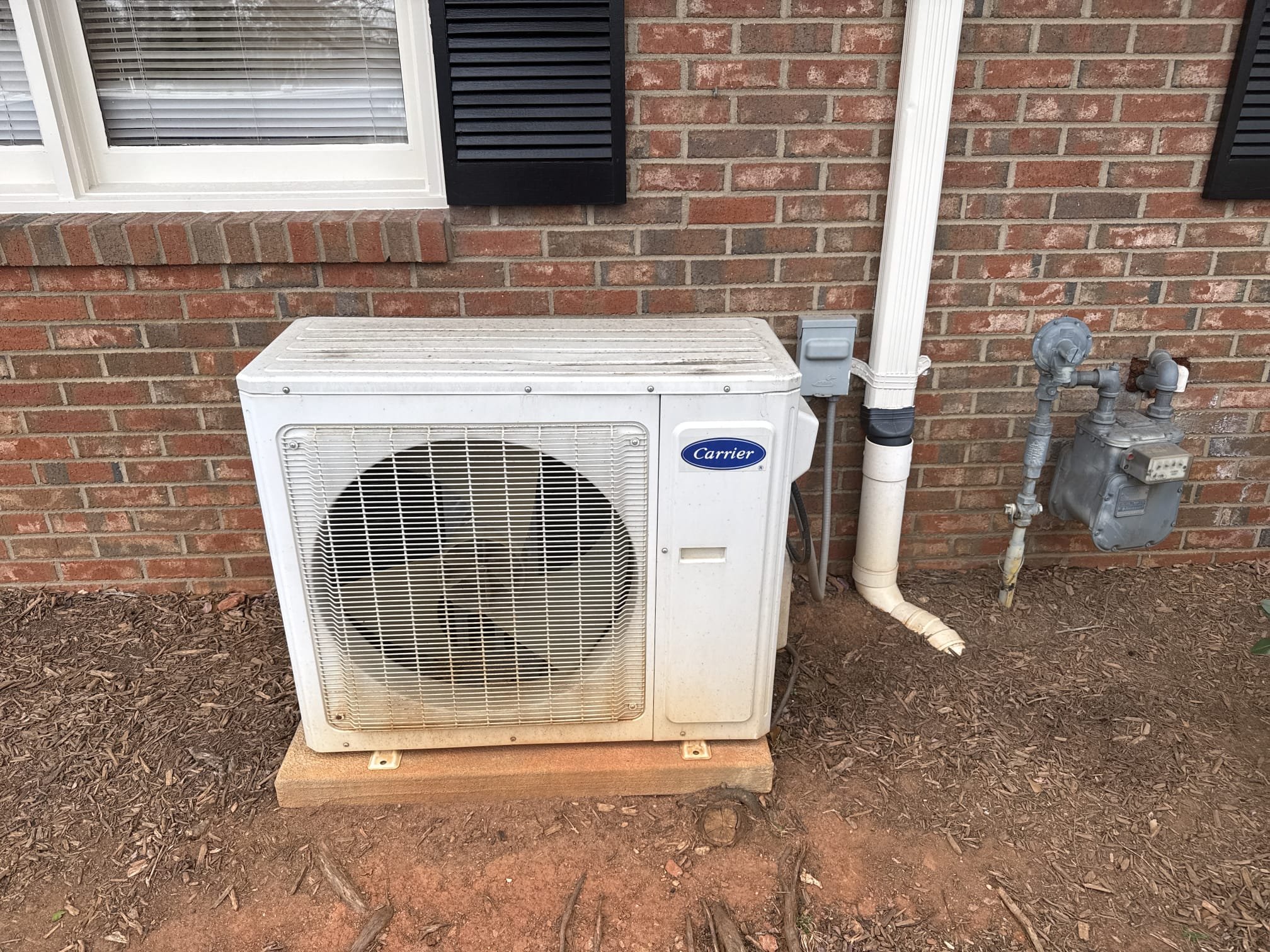 The system here is a mini split, the model is 2014, which is impressive due to it not being built for what it’s been used for. It is not ideal to run in cooling mode year-round due to the extreme temperatures within the winter and trying to maintain 65° inside of a data room. Key factors need to be taken in to consideration of baffles being put in front of the unit to keep wind off the unit during the winter time as well as consideration to replace the mini split here now with a system that is built for extreme temperatures, which will hold up to the fact that it runs in AC year-round. Low outdoor ambient kits installed from day one, baffle kits to keep the wind off the unit outdoors installed from day one and the system itself built for those type conditions is key factors in considering replacing the system. Having said that the 2014 system is going on 12 years old of extreme use. We’ve had 14 winners where this thing has struggled to maintain cooling mode with outdoor cold temperatu