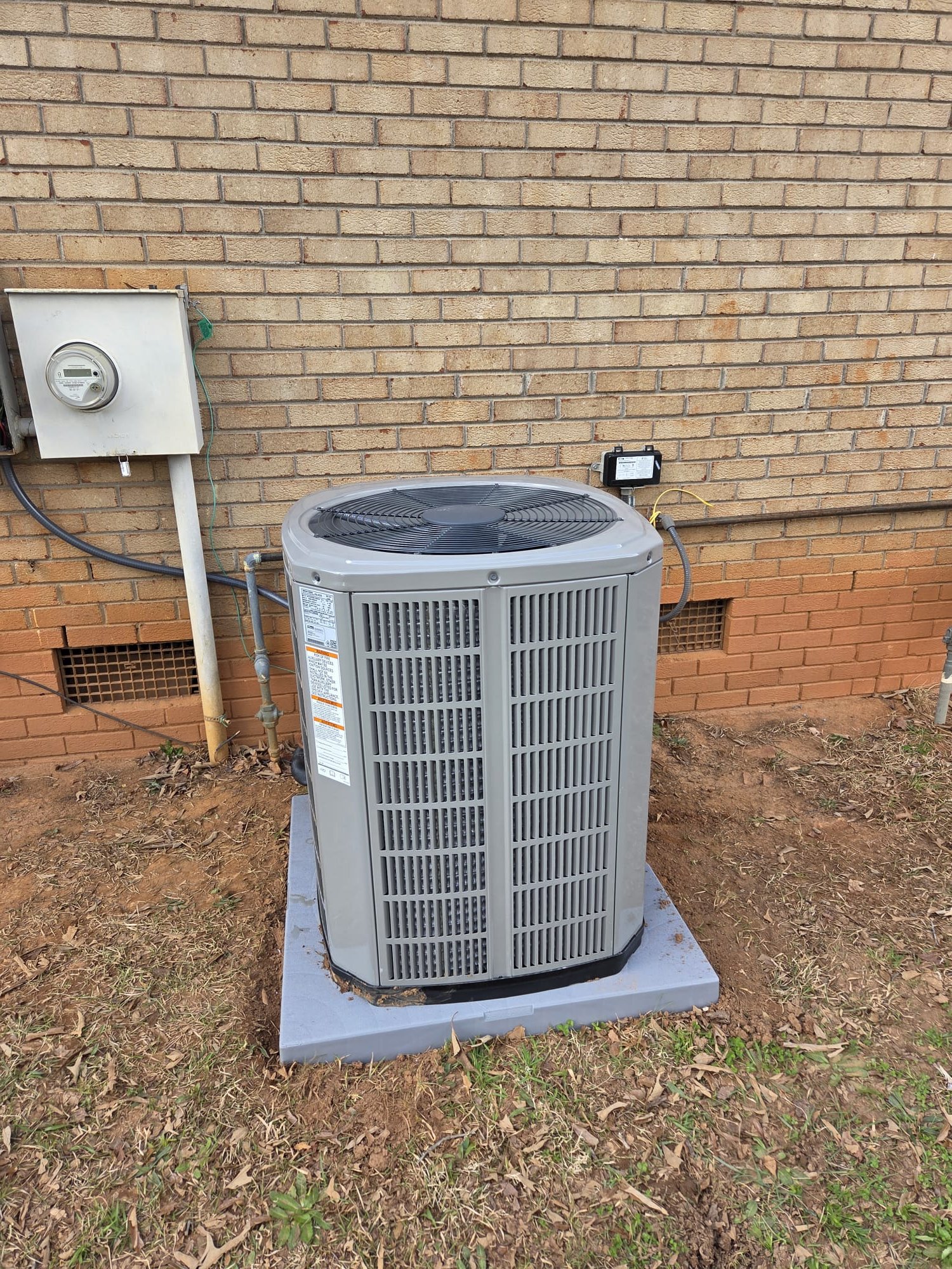 Need to return to complete AC section

Ran new line set, new flue pipes out of roof, sealed ceiling above furnace and hole going to crawlspace. Installed new whip and pad. Verified system in heating and cooling. System is operational at time of departure.