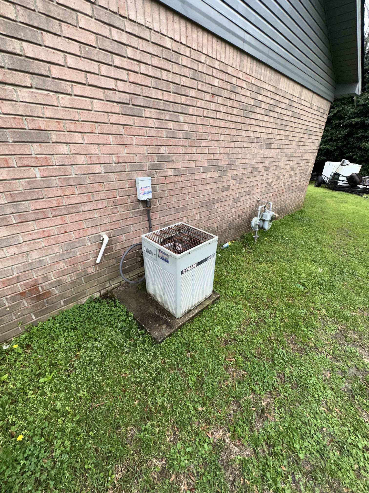 Arrived on job top customer customer has a Work company coming out to give me another quote wants me to do a follow up appointment with him Monday and give him a call to see what Customer wants to do so far. Customer has had multiple companies coming out giving a quote.