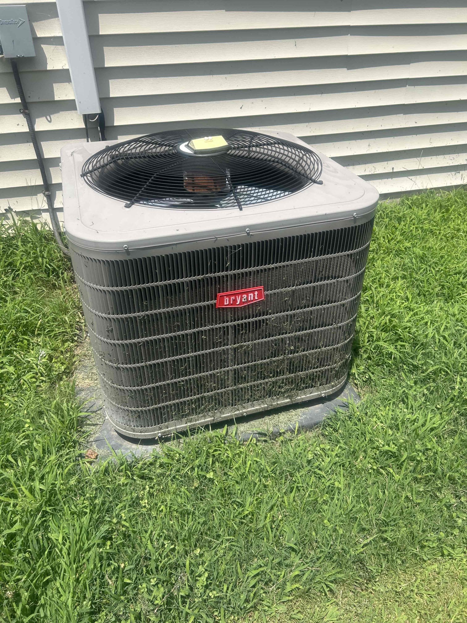 Customer wants to reschedule for tomorrow, need a 6ft ladder for scuttle hole
Easy start installation on Herm and common for the compressor and logical amps to start and run with