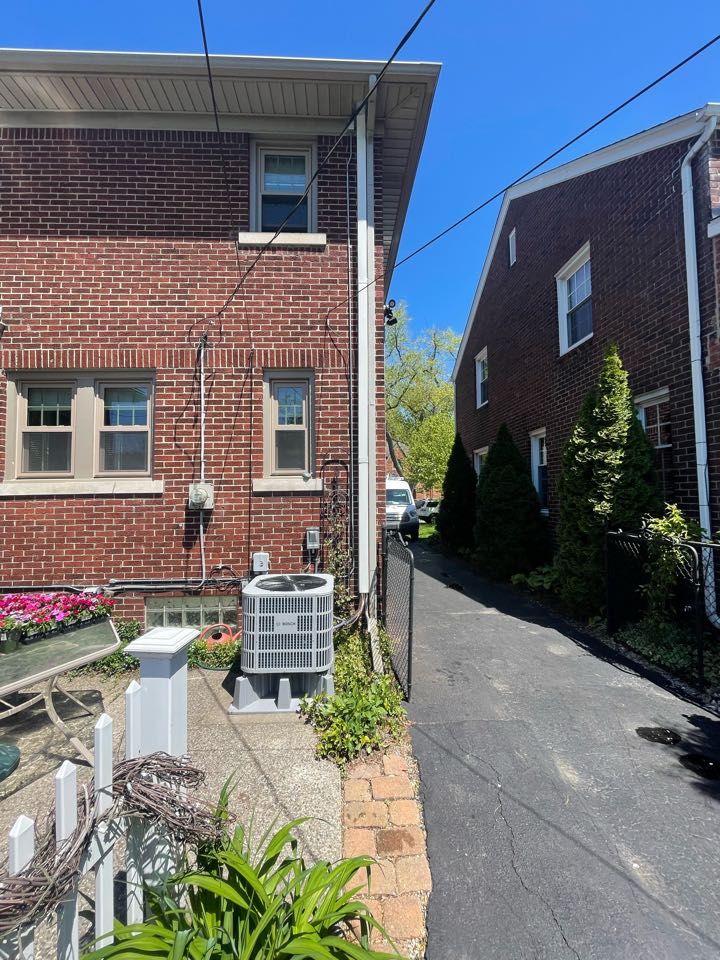 Grosse Pointe Farms, MI - Just finished a Space Pak replacement in Grosse Pointe, Mi.  Grosse Pointe Farms, MI - Just finished a Space Pak replacement in Grosse Pointe, Mi.