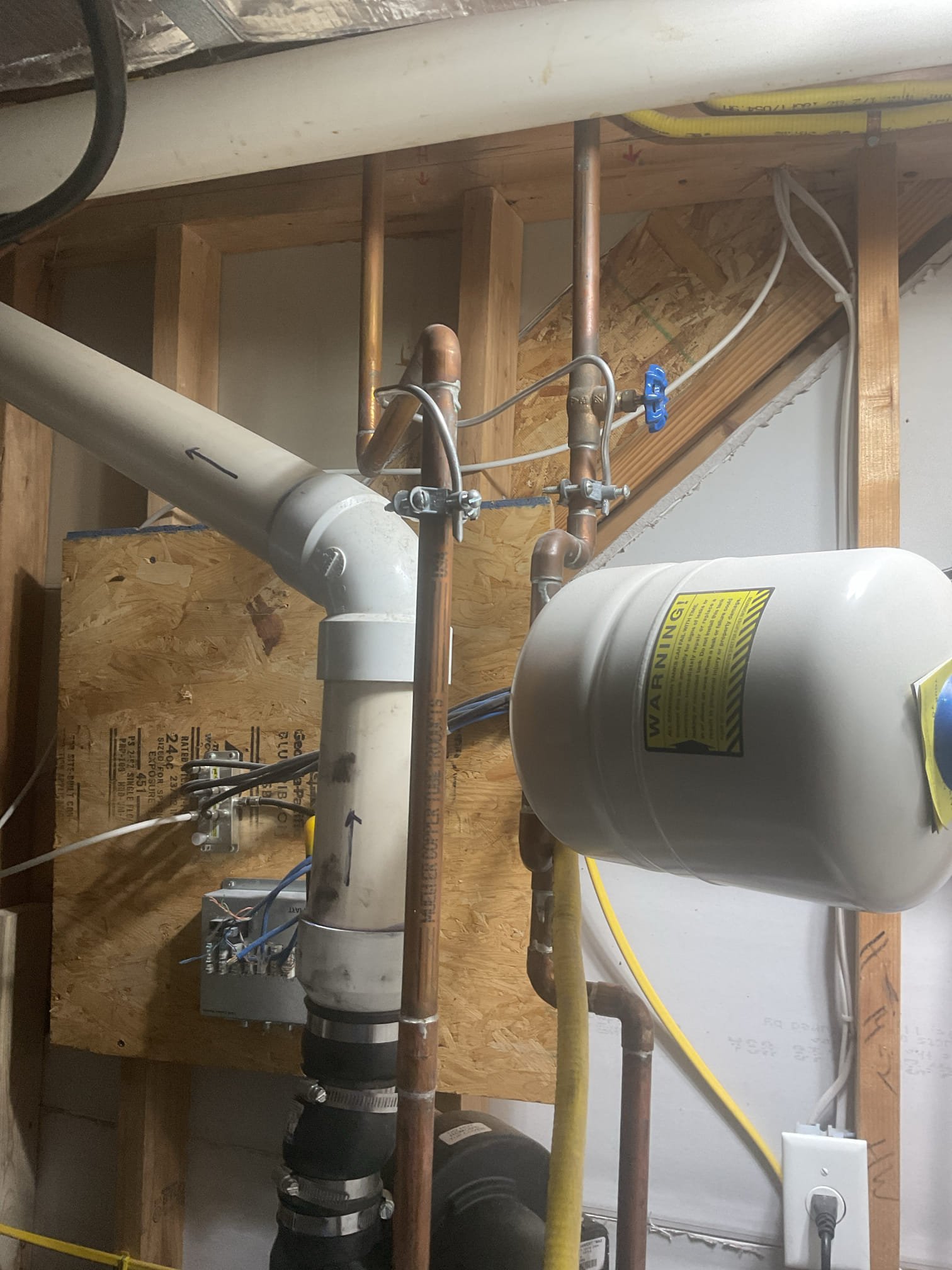 Fully assed bypass humidifier install. Took photos. Drain is gravity into the sewer. Provided customer with estimate.  Homeowner has another company to give one more estimate and will let us know. Fully assed bypass humidifier install. Took photos. Drain is gravity into the sewer. Provided customer with estimate.  Homeowner has another company to give one more estimate and will let us know.