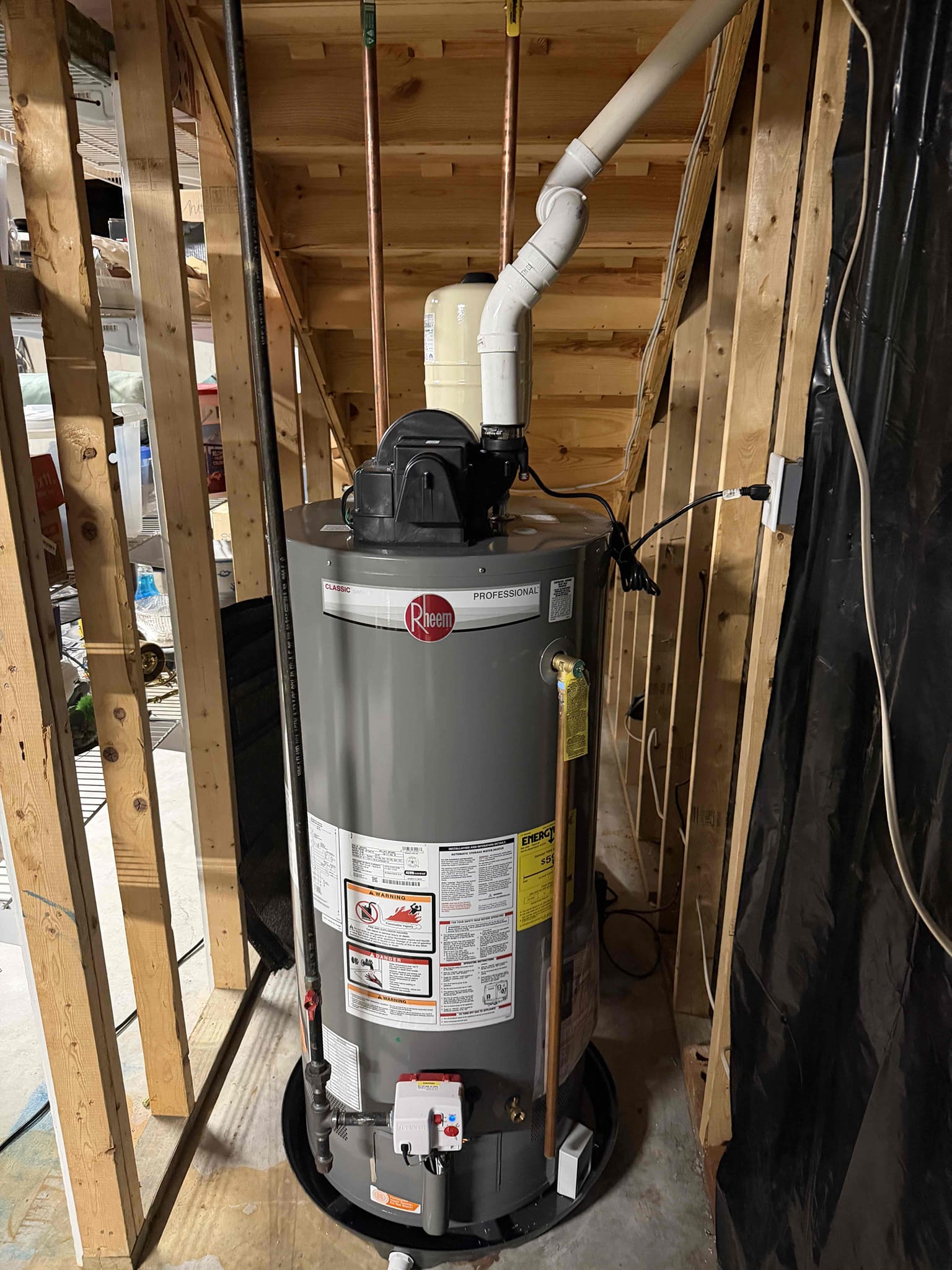 50 gallon propane power vented water heater 10 yr warranty

Installed new rheem propane water heater. Adapted gas line and flue piping. Piped in hot and cold side piping on water heater. Installed new expansion tank and shut off valves. Placed water heater in drain pan with water alarm. Cleaned up work area and tested out water heater.