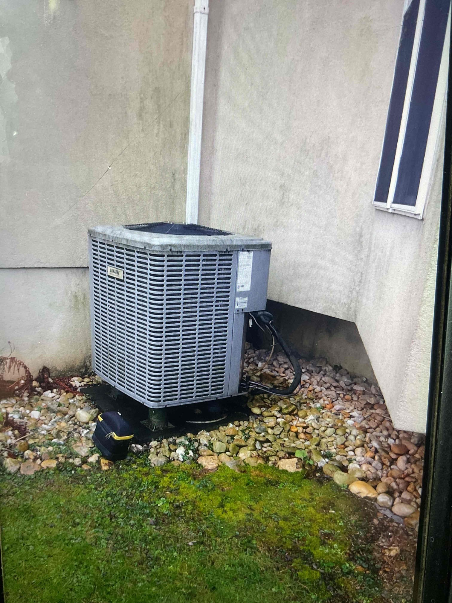 Luis and Conner 12-19-25 performed heat pump inspection on luxaire unit. Check all electrical connections and components. Replacement of filter. Test back up heat 10 kw ok check temperature rise on regular heat mode. Check coils ok. Cuck outdoor refrigeration levels ok capacitor and contactor ok. Cycle heat pump ok. Customer knows unit is older and might replace it next year. 