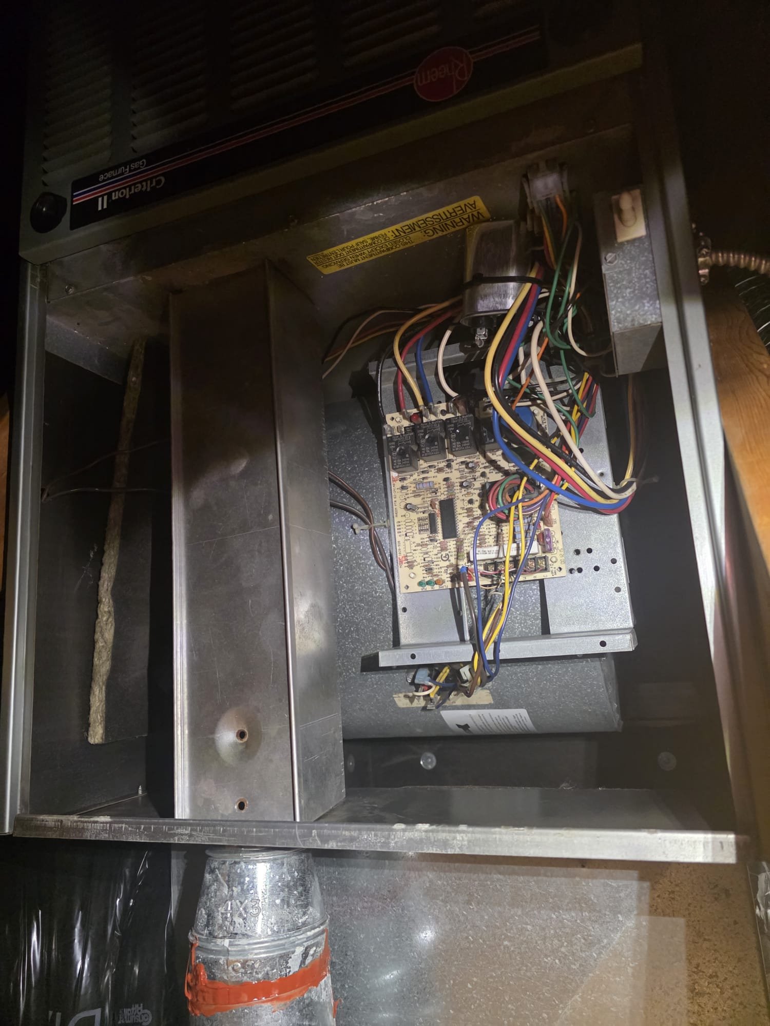 Reviewed job and gathered information to replace classroom systems.  Kim would like to balance and relocate reruen duct.