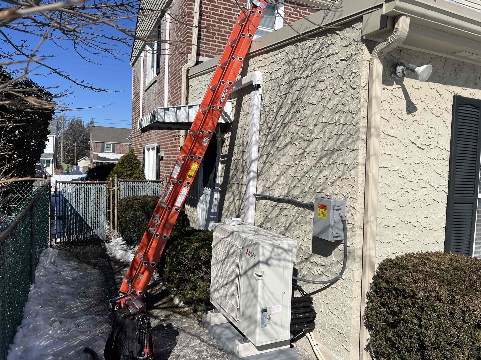 SOLD: 01/29/2026 11:47:02 AM - Zone 2 ( right side of home, driveway side
12k btu for sun room
6k btu for bedroom 1
6k btu for bedroom 2
Completed install , pressures tested , evacuated and charged system.  Running to standards with 115 supply temp heating. Ran line hide for copper line set and wiring . Also ran power wire to breaker.