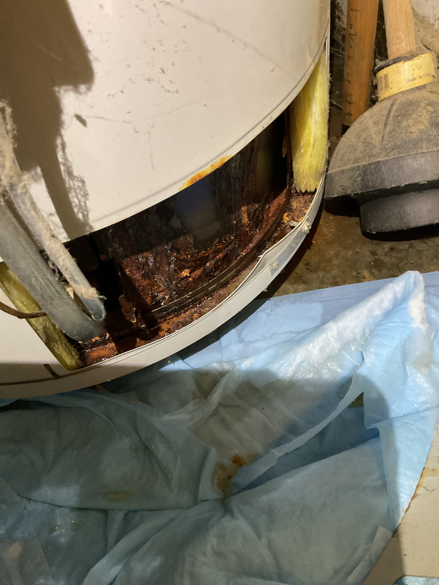 I arrived to the customers home for their water heater not working and leaking. Found the water heater is 15+ years old and is leaking. I put a price together for the customers for a new installed water heater . It’s a 30 gallon natural draft/ natural gas in a closet . They will review their price and contact us Monday. I left the Cold water  off to the hot water heater and  collected for $149 diagnostic .