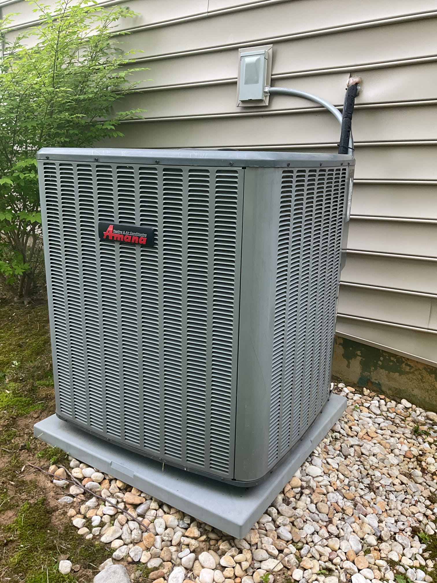 5/17/26 Dan 

I arrived to the customers home for a odor when she runs the AC. I inspected the indoor coil found no oil residue or refrigerant leaks. I checked my outdoor pressures found good I had great sub cool and superheat. I inspected the return duct the filter and the base of the cabinet. I did recommend to the customer to do a nontoxic chemical clean on the indoor coil. I left a price in estimates for cleaning the indoor coil and I left a price for UV lamp installation to mount over top of the indoor coil. She will reach out to the office on Monday after she talks to her boyfriend. I collected for my diagnostics for today total due is $158.61 paid by credit card. 

I left an estimate for an indoor coil cleaning non toxic and smell type chemical, cost 436.18

I left a estimate for a uv light installation cost $706.35 

She will review with her boyfriend and get back to us . 

