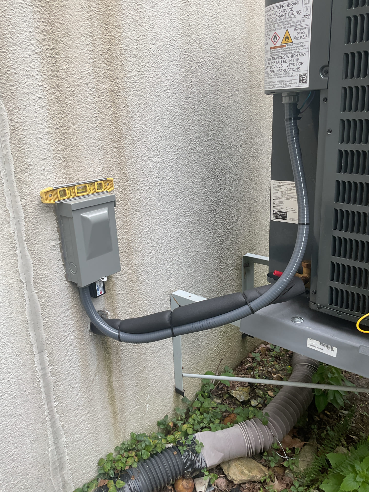 7/10/26 Dan 


I looked at the overall install of the new indoor coil and the outdoor a/c. I inspected the ez trap and the drain line.  I checked the system level and the level of the disconnect. Made sure all penetrations were sealed. I checked  the electrical connections and checked the breaker size. I checked for caps, and inspected the refrigerant pressures. Everything is in good working order. 
