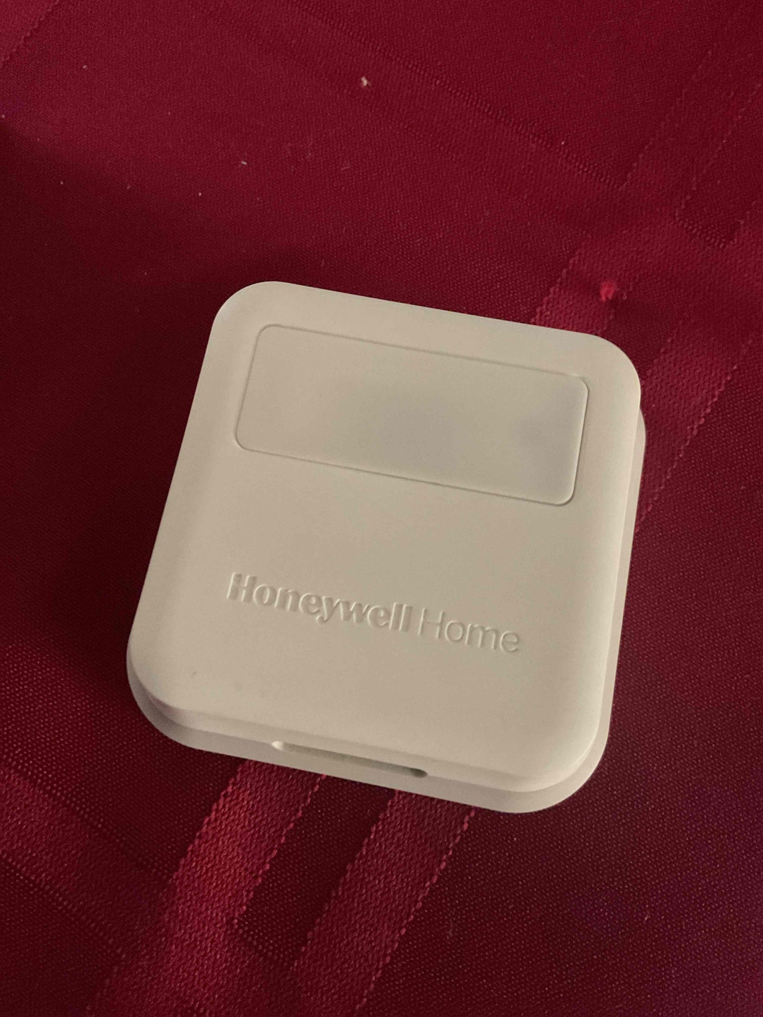 7/15/26 Dan 

I arrived to replace a warranty Honeywell sensor. Old sensor wouldn’t link with the thermostat anymore. I linked a new warranty sensor, and tested. Sensor is now registered in the thermostat under linked equipment. No charge warranty . 