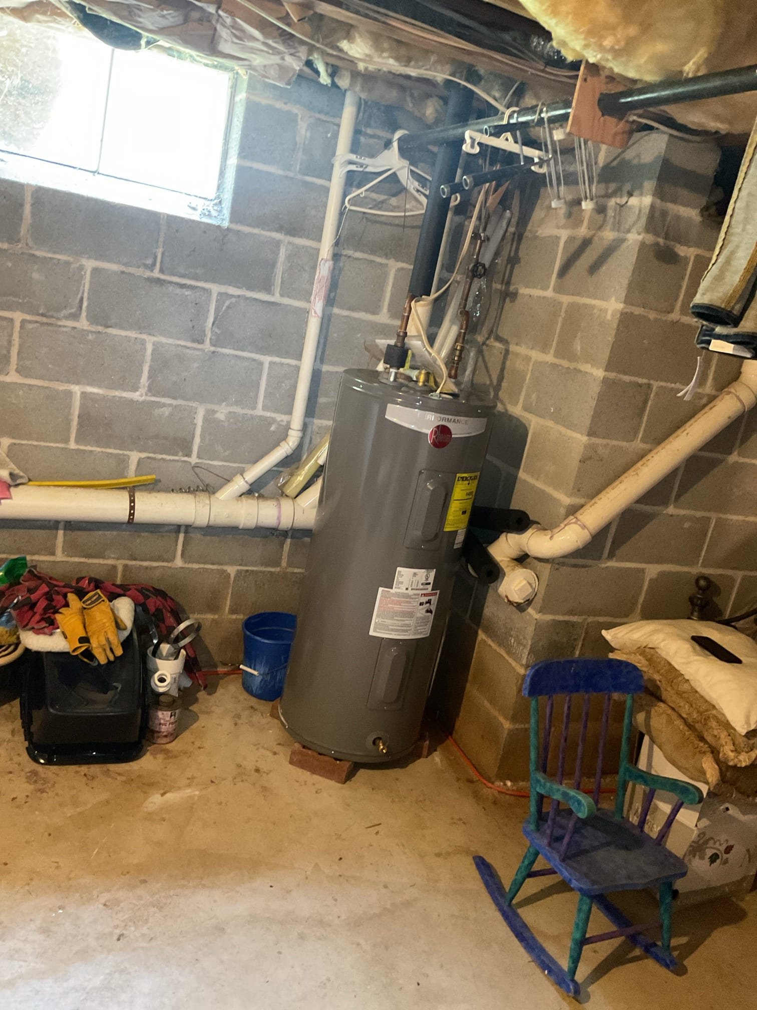 Luis 8-10-26
Customer called in for no cooling, nothing works. Found emergency switch in the off position, customer daughter probably turn switch off. Test system operation. Check pump operation takes longer than normal, customer will replace its own pump. Check filter ok, check supply and return temperature ok. Check outdoor unit refrigerant levels ok. Provided estimate to replace pump and vinyl. I also provided information on service plan oil heater and ac system. 