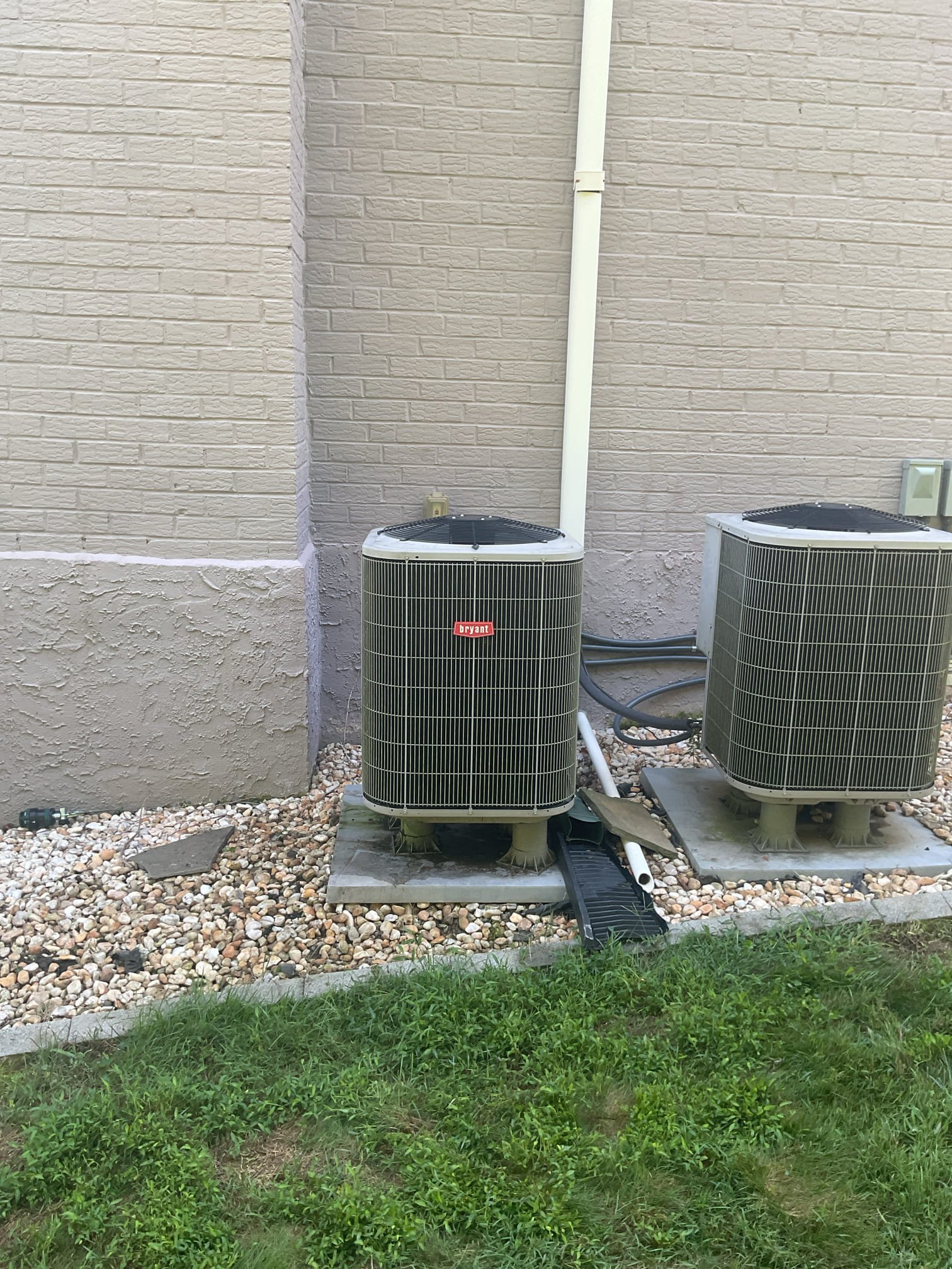 Basement system’s outdoor unit is off level. This damages the fan and compressor
