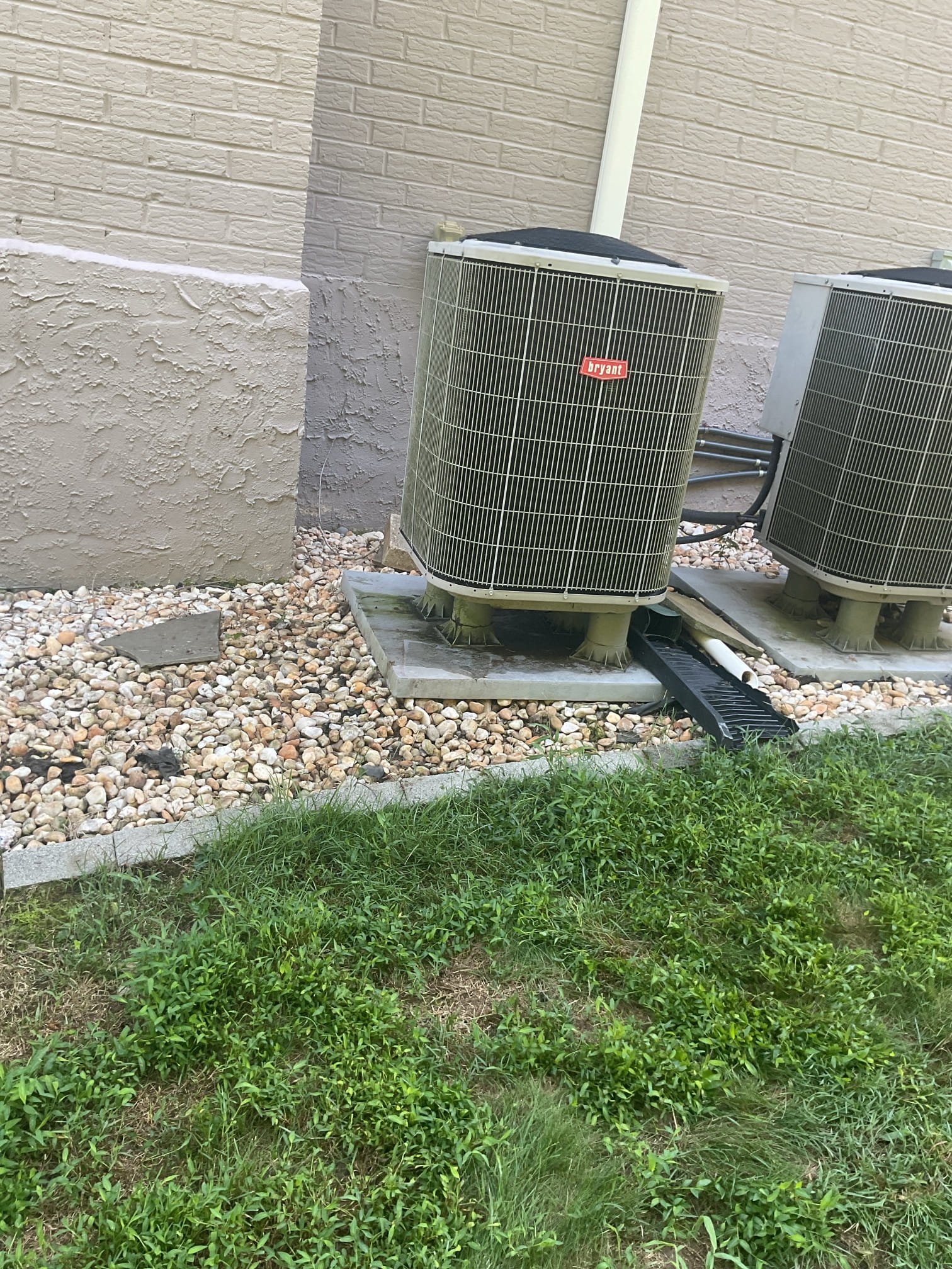 Basement system’s outdoor unit is off level. This damages the fan and compressor