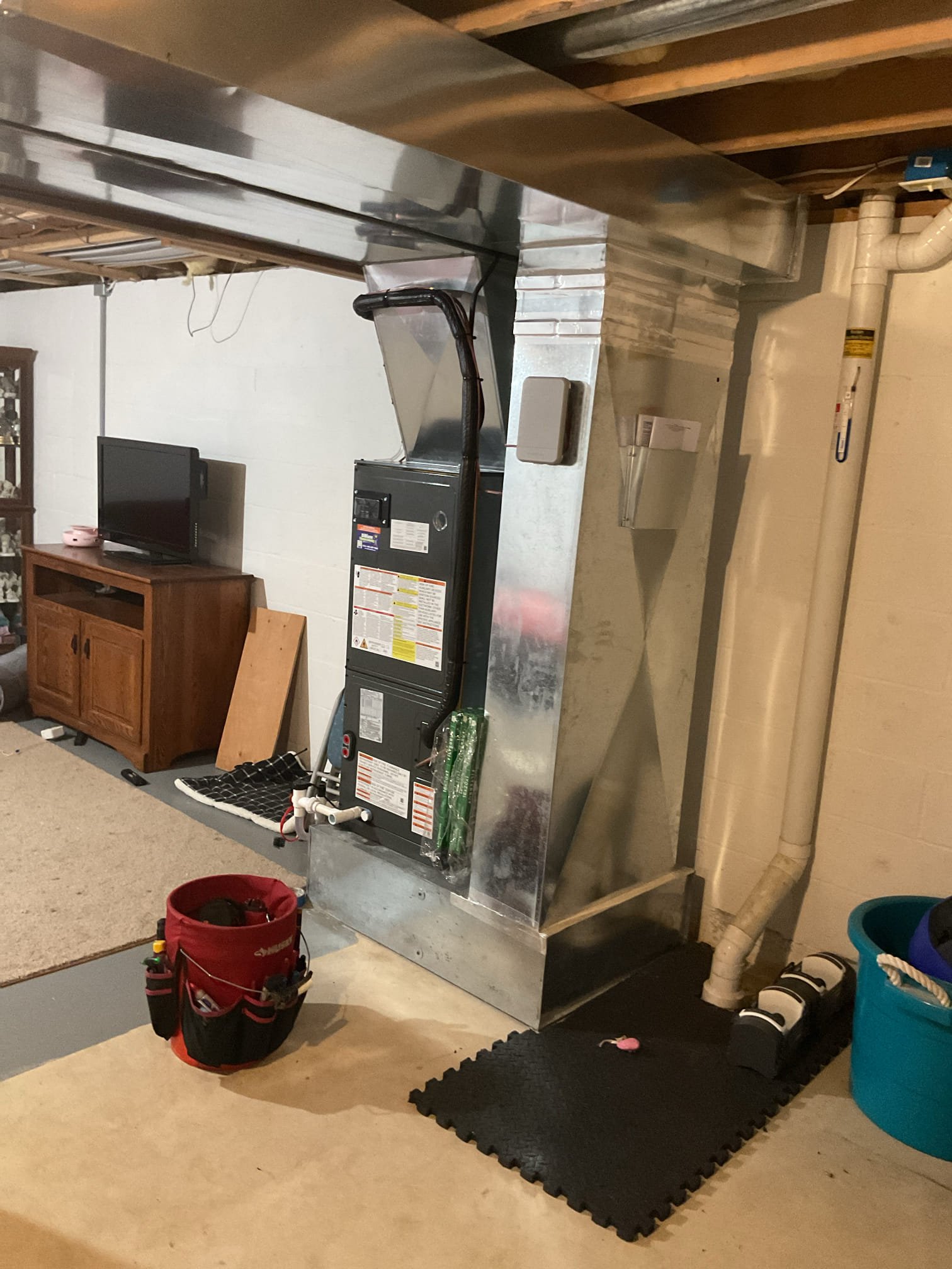 Luis 9-18-26
Performed quality assurance on recently installed heat pump. Test 8 kw back up heat ok. Test airflow and drain system ok thermostat operation ok outdoor refrigerant levels and pressures ok. System passed inspection. 