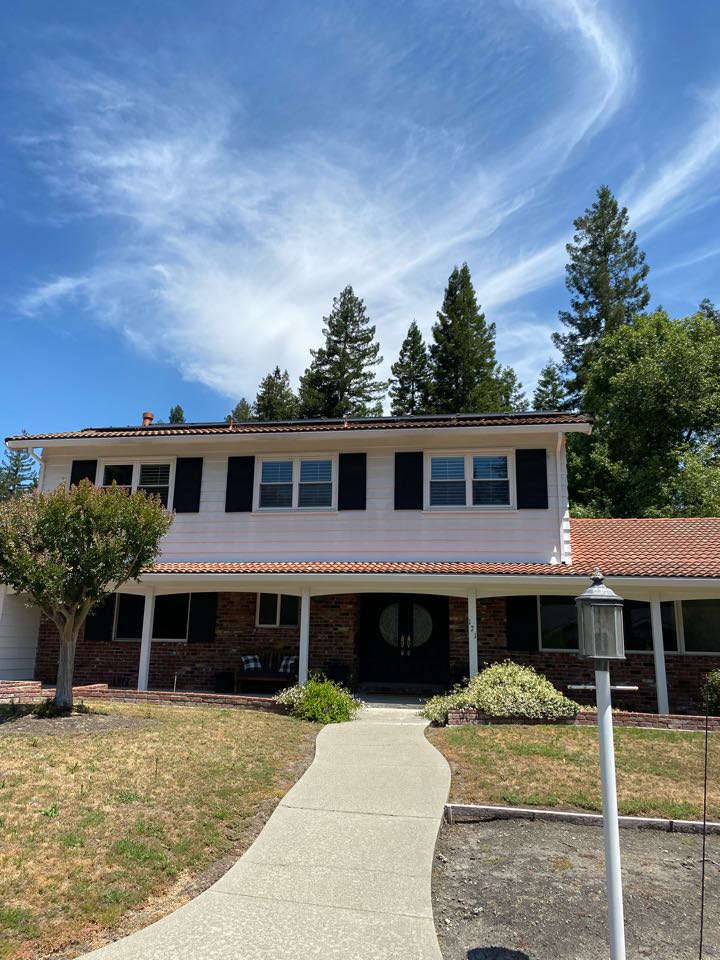 In Moraga, California to help our technician Jackie address static pressure issues for a 15 year old furnace and air conditioning system. We noticed that the return airflow is limited causing a restriction 