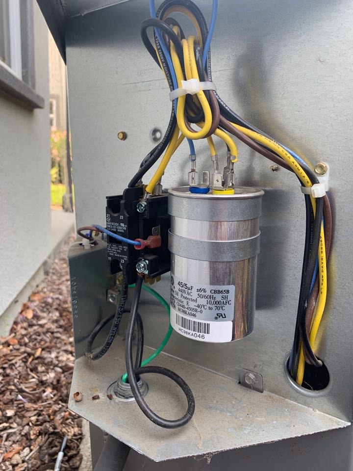 In Sonoma, California this afternoon performing a a/c tune up for the Siino residence. There 3 year old system is running like a charm after today’s scheduled visit.