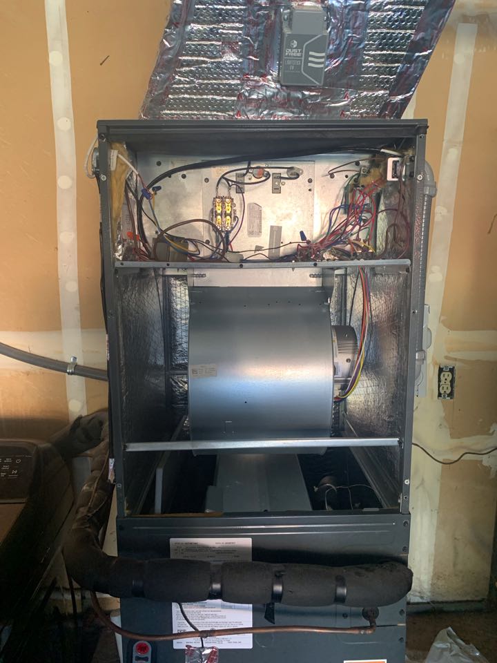 In Vallejo, California this afternoon performing a maintenance on the De Guzman residence heat pump!