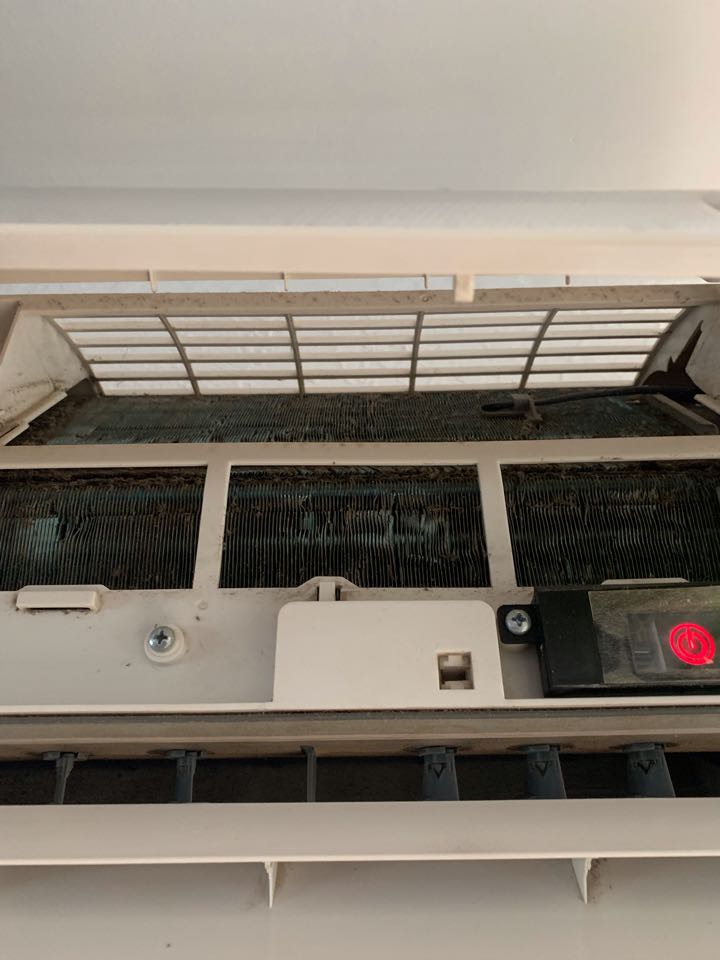 In Concord, California this morning performing a maintenance on the Mourgos residence mini split!