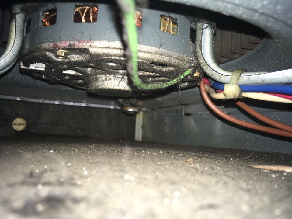 Diagnostic - furnace not heating. Blower capacitor failed and motor overheating.