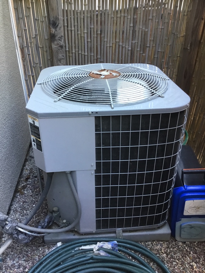 Brentwood, CA - Performing AC tune up on 2 systems, both 2004 Carrier condensers in the Sterling Pinnacle neighborhood of Brentwood. Cleaned up systems, inspected electrical and safety components, checked refrigerant levels and made recommendations for repairs to keep system running at optimal efficiency. Brentwood, CA - Performing AC tune up on 2 systems, both 2004 Carrier condensers in the Sterling Pinnacle neighborhood of Brentwood. Cleaned up systems, inspected electrical and safety components, checked refrigerant levels and made recommendations for repairs to keep system running at optimal efficiency.