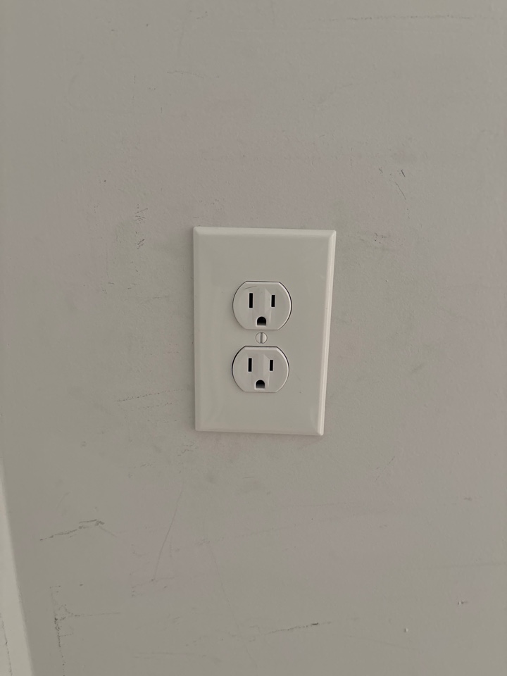 Installed a new receptacle in Halethorpe, MD.