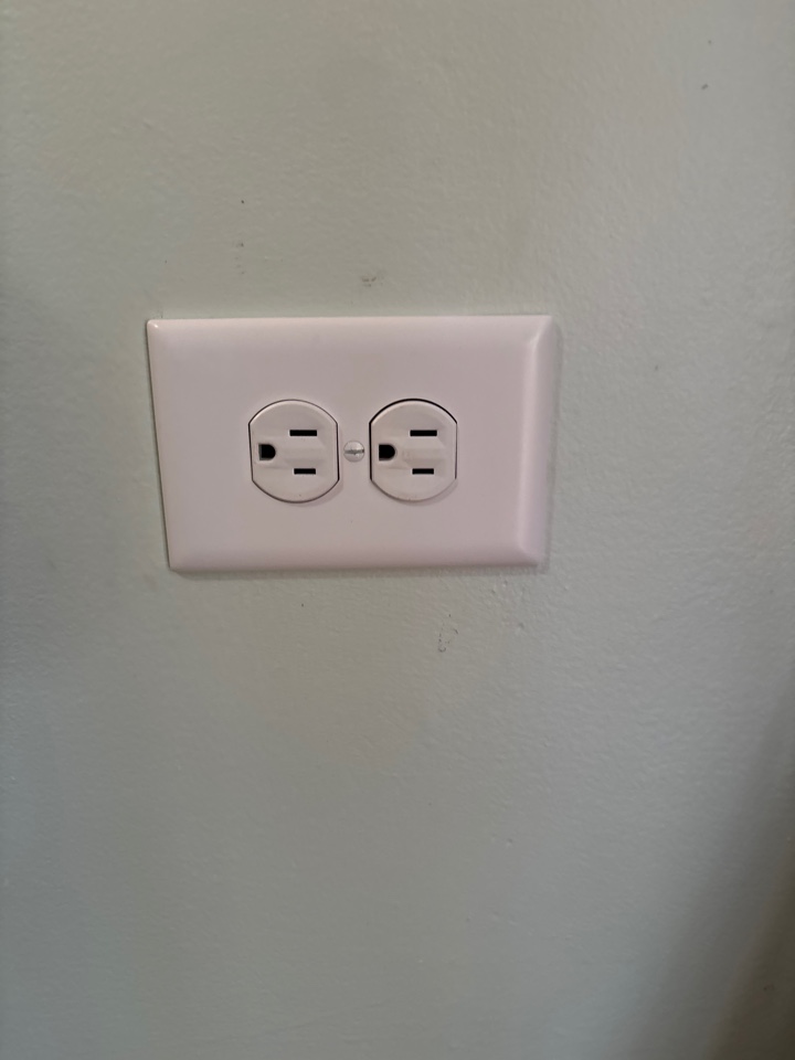 Replaced a 2 prong outlet with a 3 prong outlet in Arnold, MD.