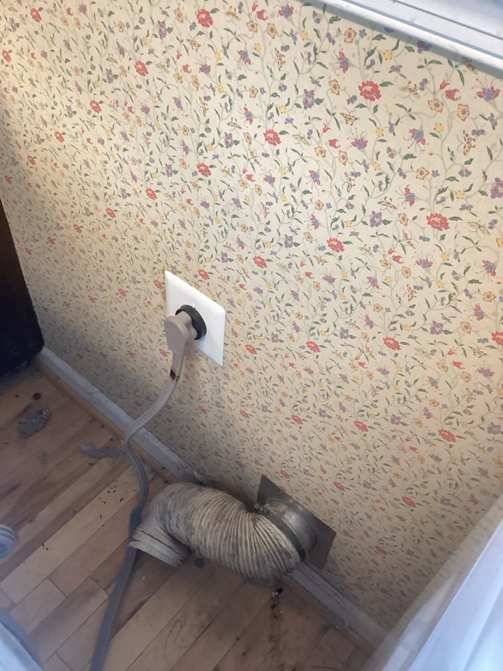 Magothy electric company replaced a burnt dryer receptacle and cord in Annapolis Maryland 