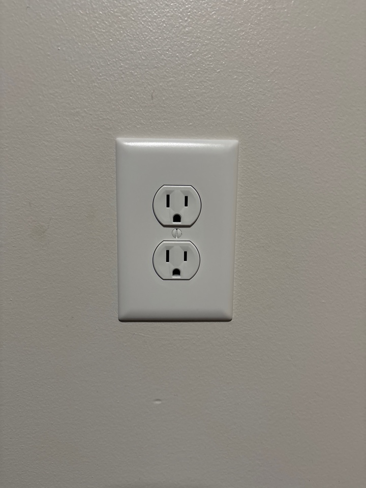 Replaced an outlet in Pasadena, MD.