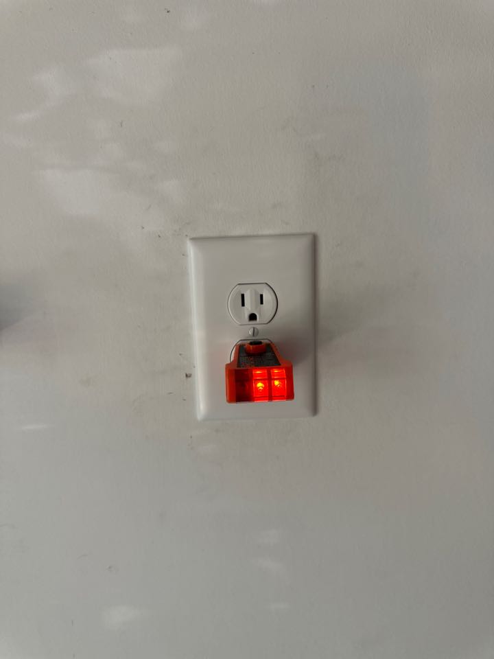 Performed diagnostic fixed loose and burnt connections installed one duplex receptacle and one dual function breaker in Arnold, Md. 